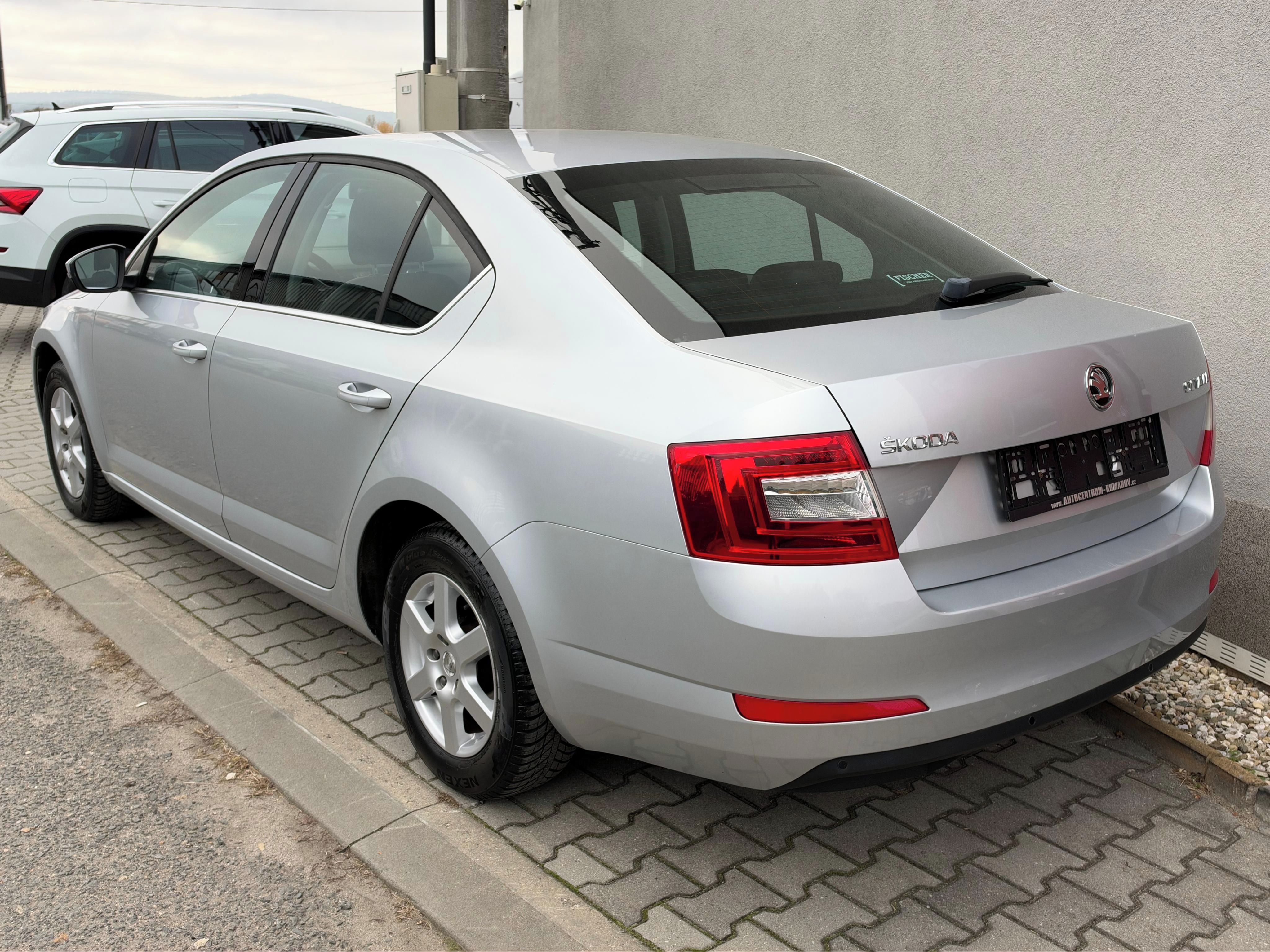 Škoda Octavia, 1.2 TSI Elegance 1.Majitel - fotka 3