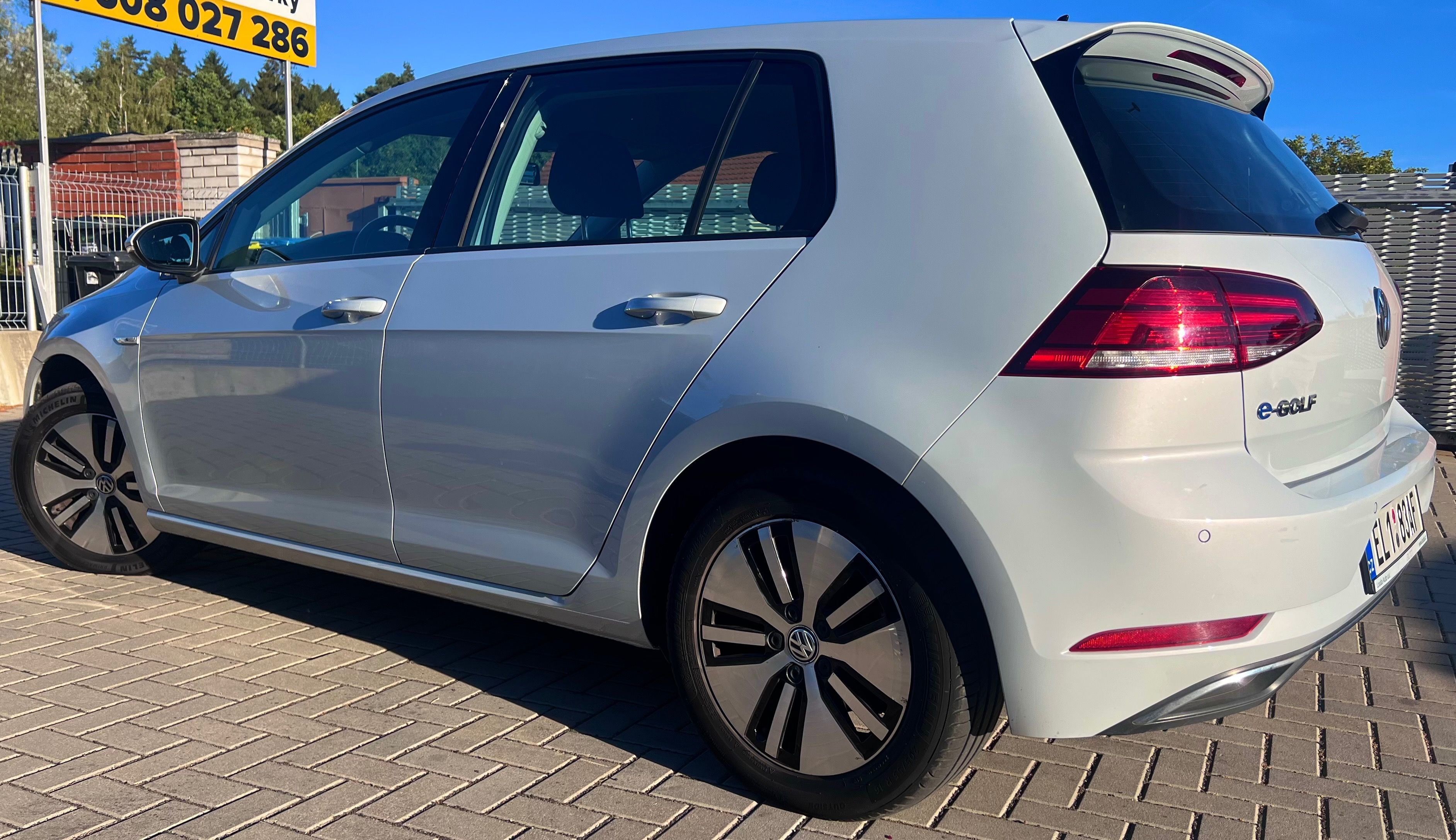 Volkswagen Golf, E-golf - fotka 4