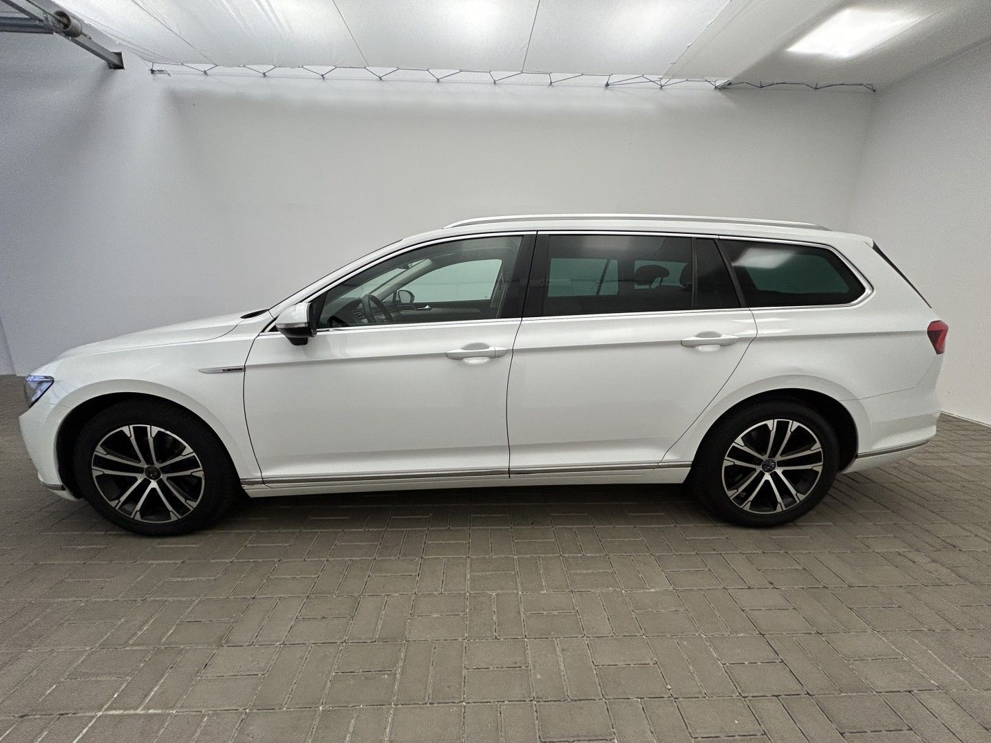 Volkswagen Passat Variant, 2.0TDI 4Motion 140kW 4x4  HIGH - fotka 3