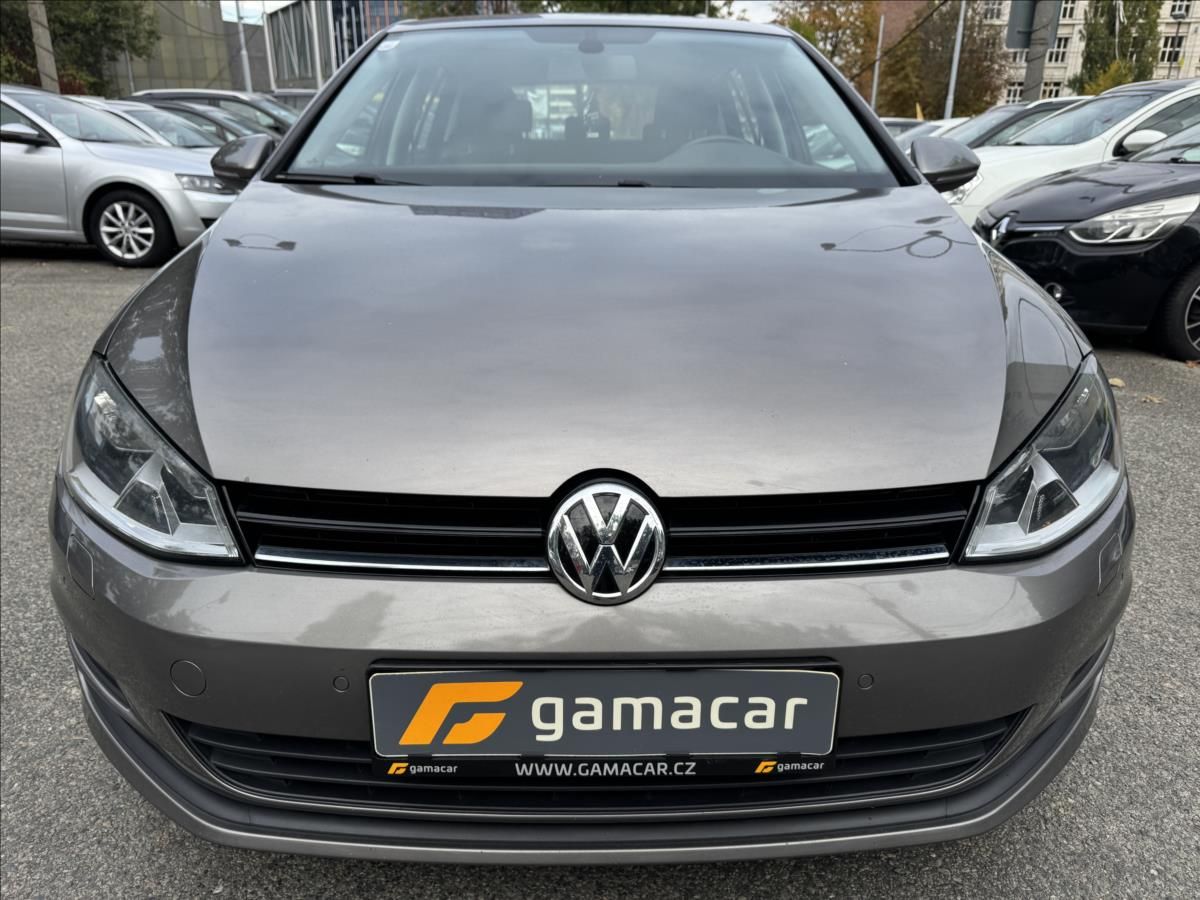 Volkswagen Golf, 1,2 krásný stav+Zmni pneu