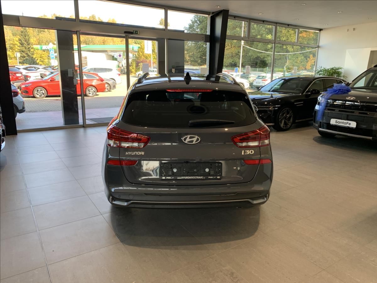 Hyundai i30, 1,0 T-GDI 85 kW MT GO CZECH - fotka 6