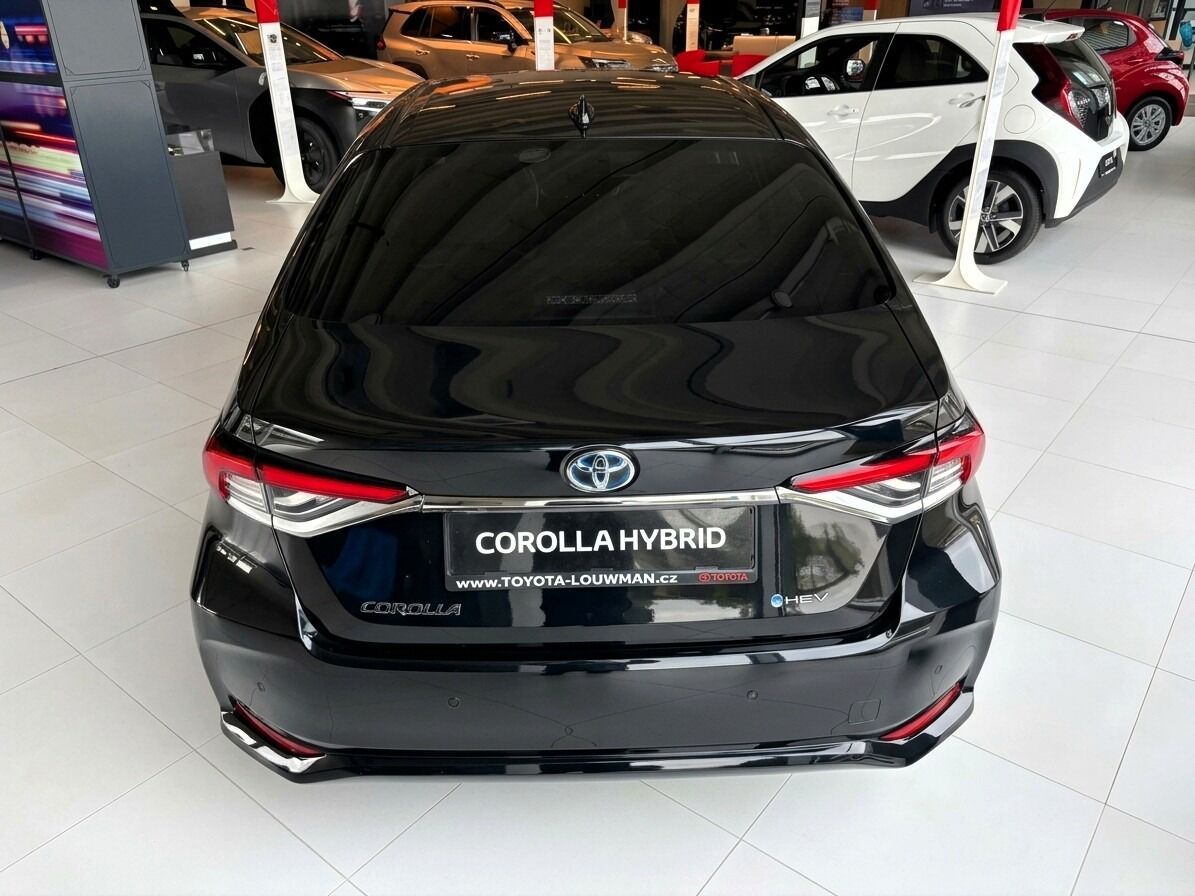 Toyota Corolla, 1,8 SD Style HEV - fotka 6