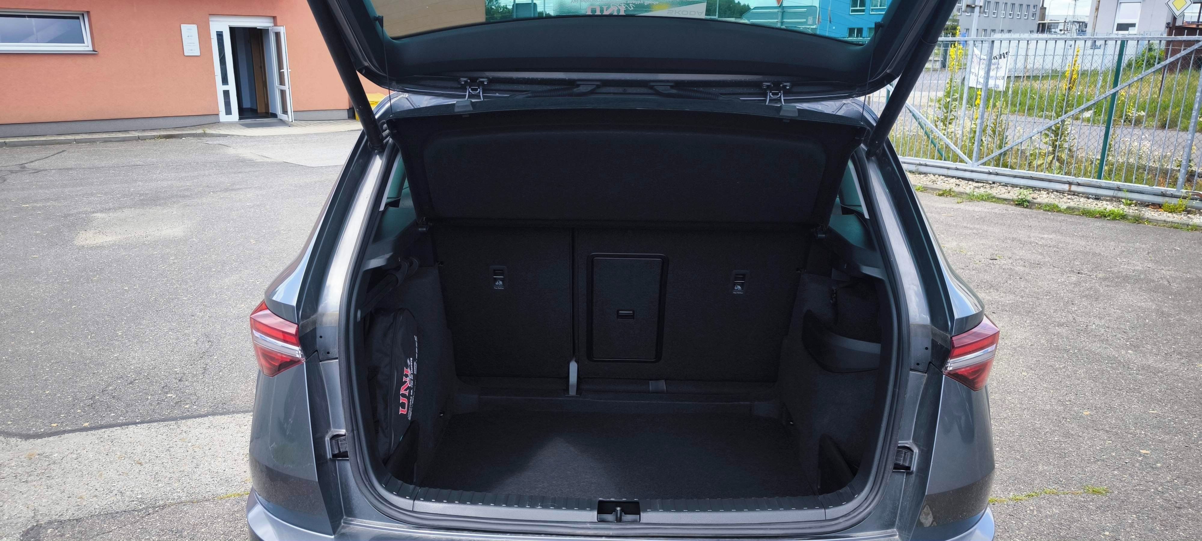 Škoda Karoq, 2,0 TDI 85 kW - Zánovní - fotka 5
