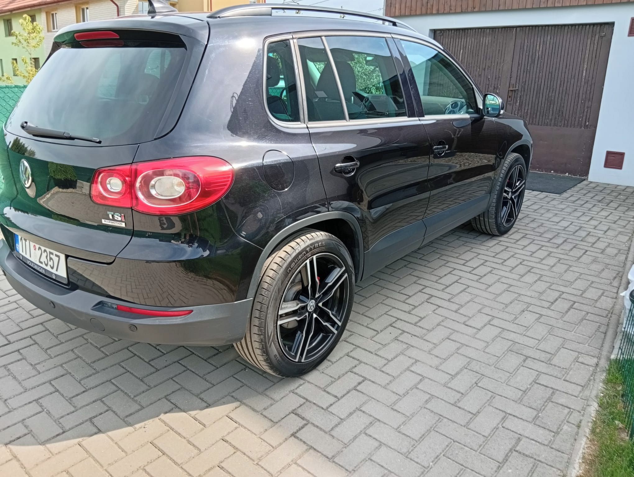 Volkswagen Tiguan, 1.4 TSI, garážované, 2x kola - fotka 5