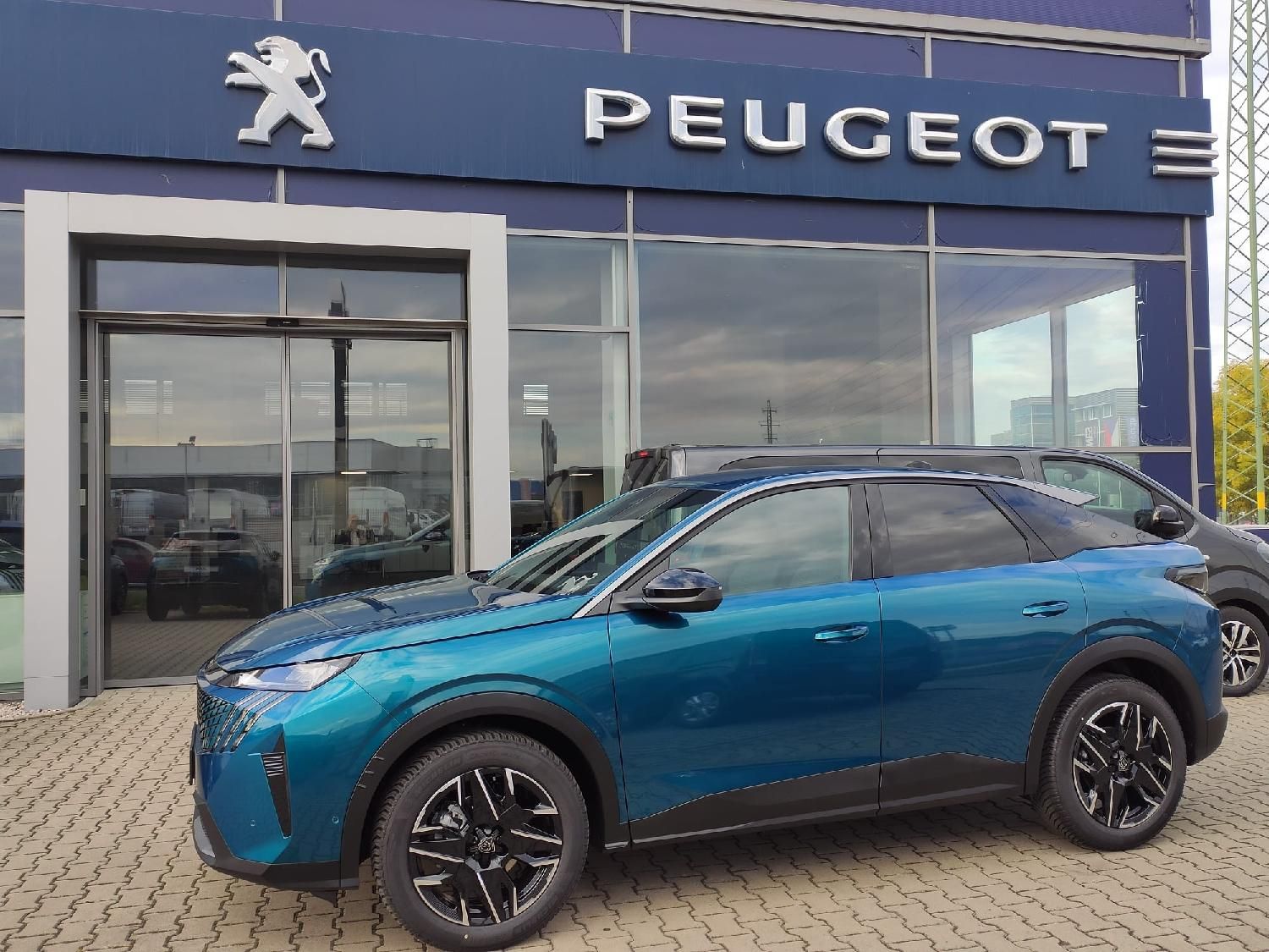 Peugeot 3008, BUSINESS 1.2 145k celoročky