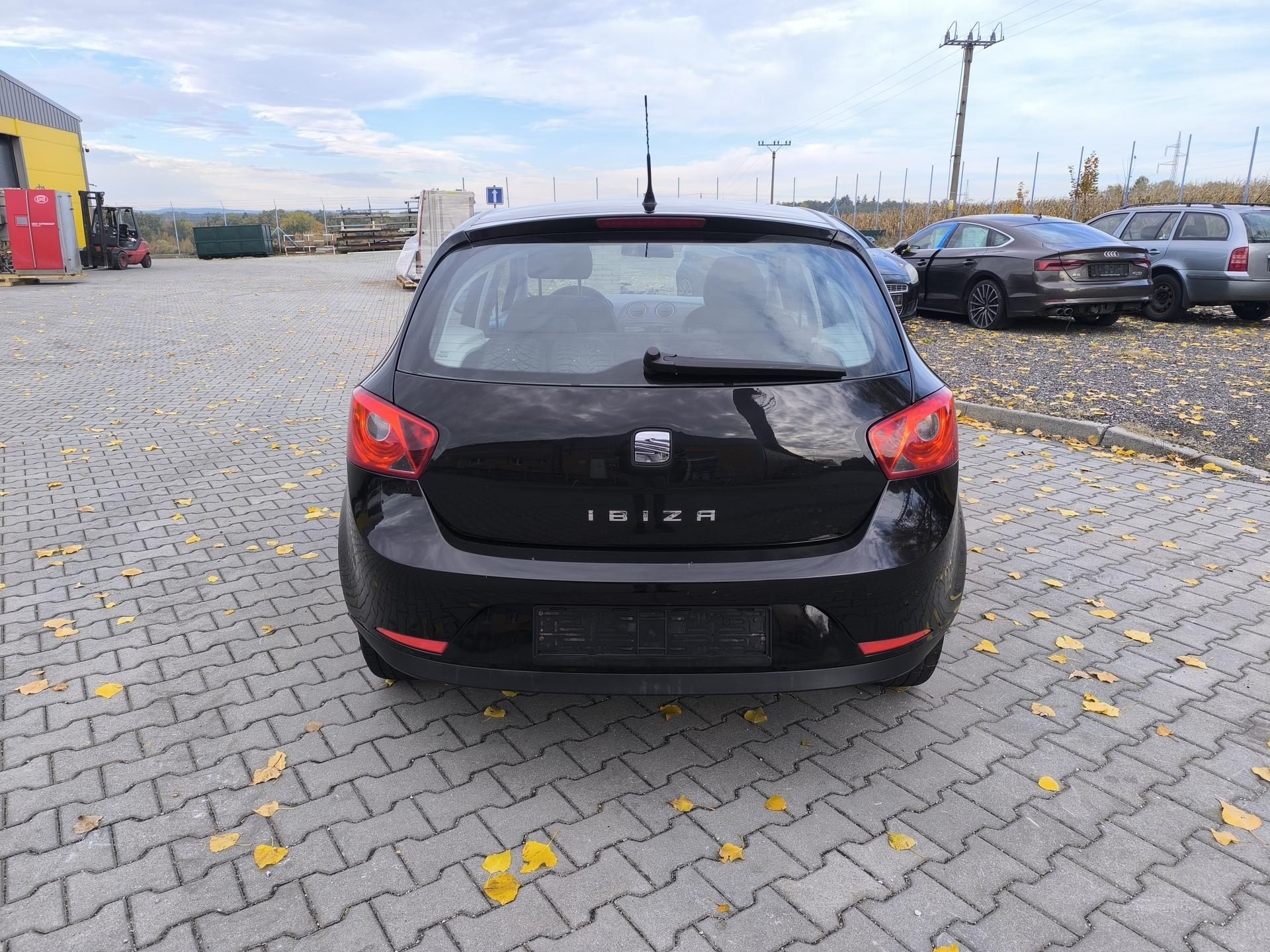 Seat Ibiza, 1.2 DOLOŽENÉ KM, 1.MAJITEL - fotka 6