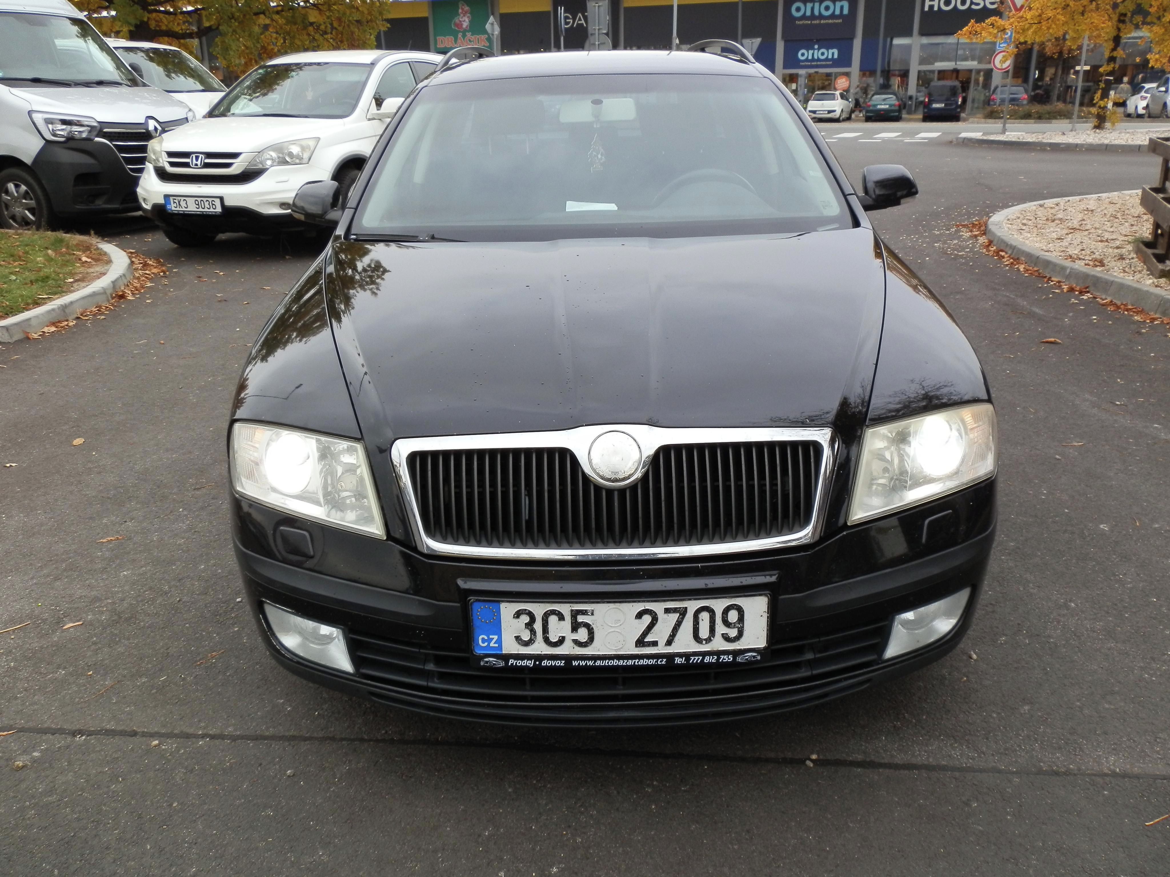 Škoda Octavia, 2,0 TDi - fotka 2