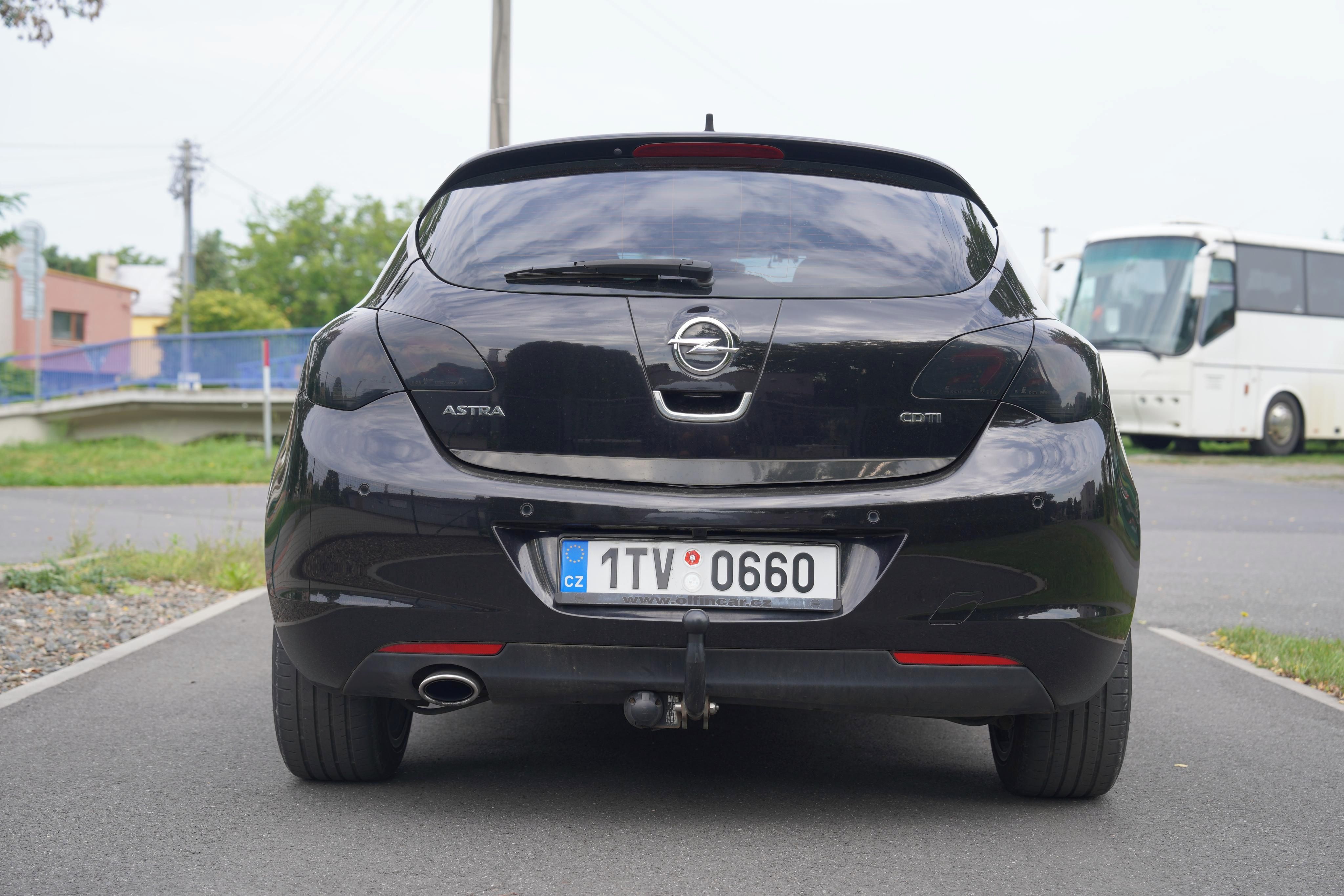 Opel Astra, CDTI 140 kW 109000 km - fotka 4