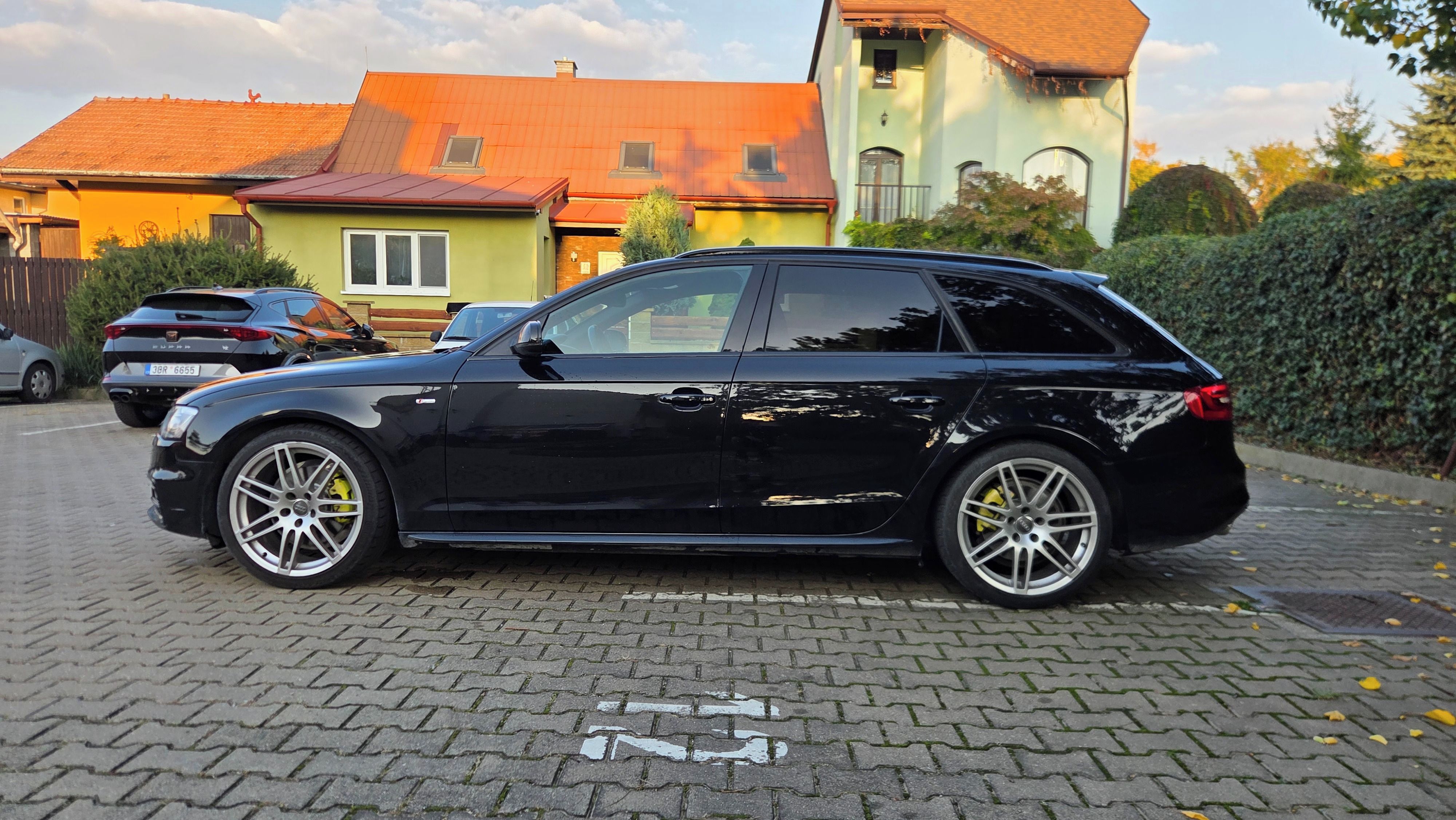 Audi A4 Avant, Audi A4 2.0 TDI 130kw 3xSline - fotka 6