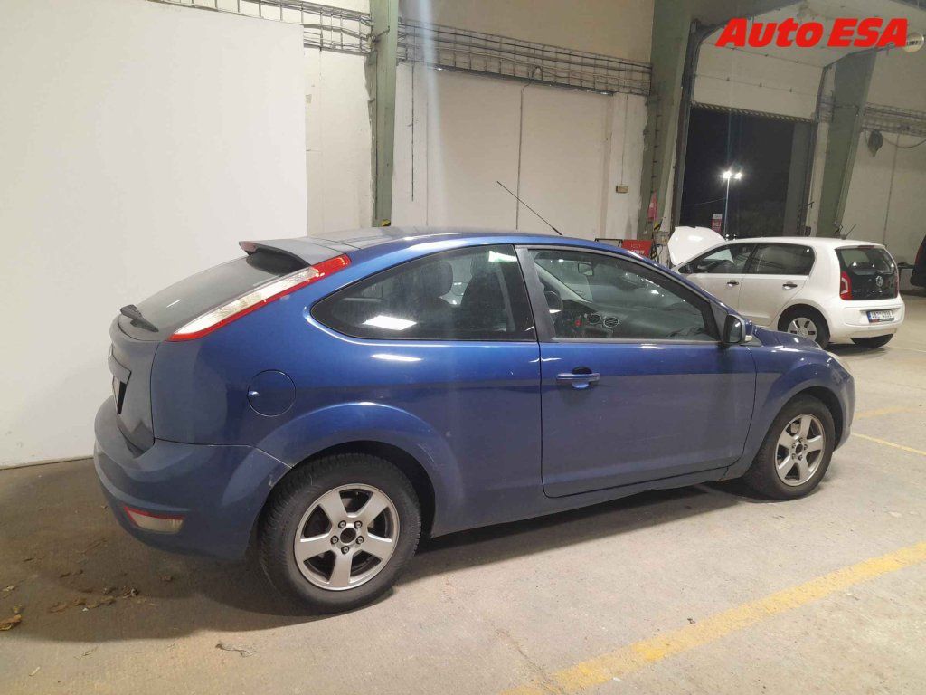 Ford Focus, 1.6 16V - fotka 2