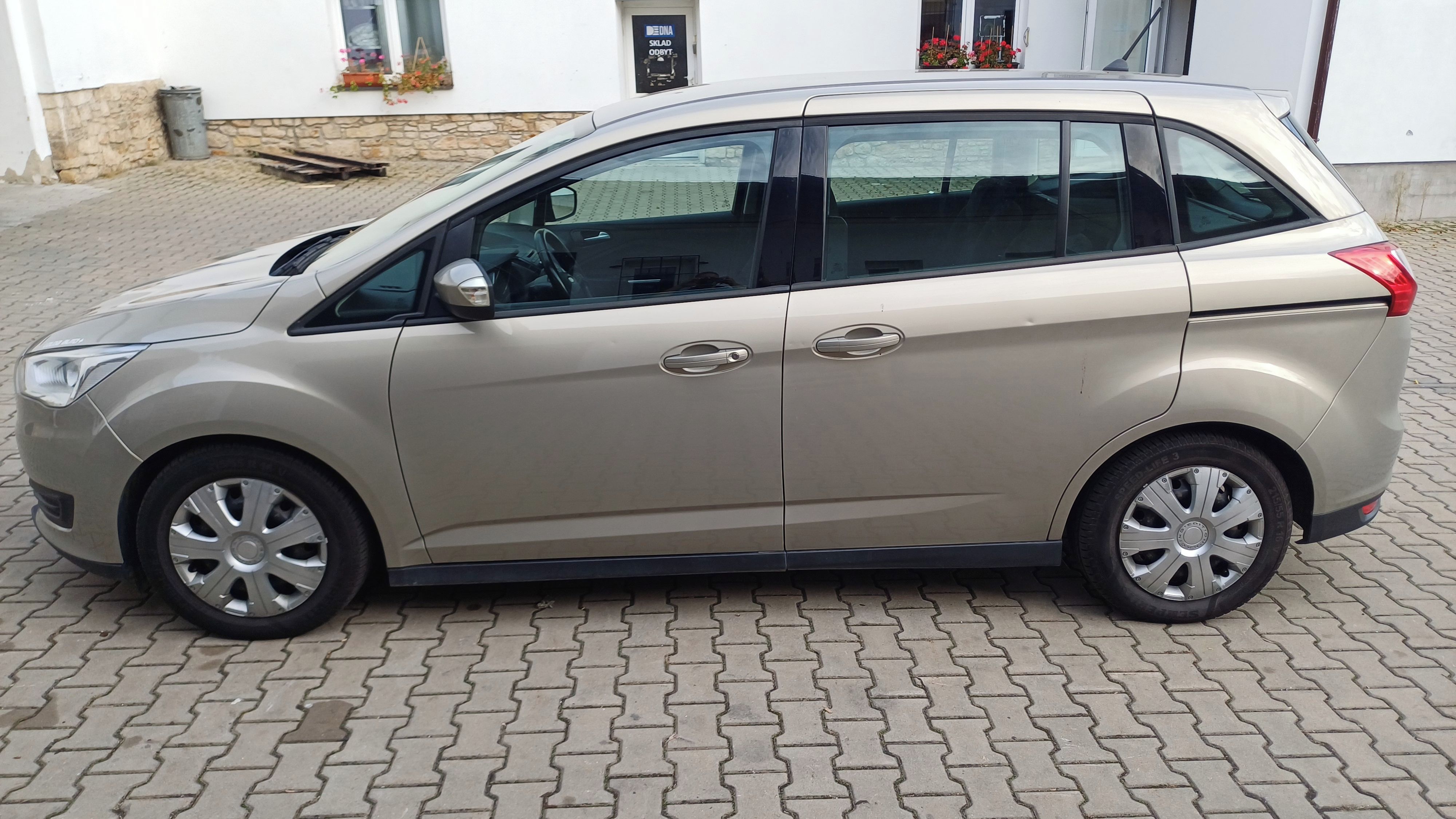 Ford Grand C-MAX, 1.5 tdci - fotka 2