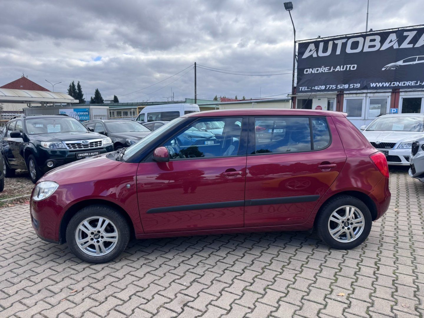 Škoda Fabia, 1,2 HTP 44 KW KILOMETRY - fotka 2