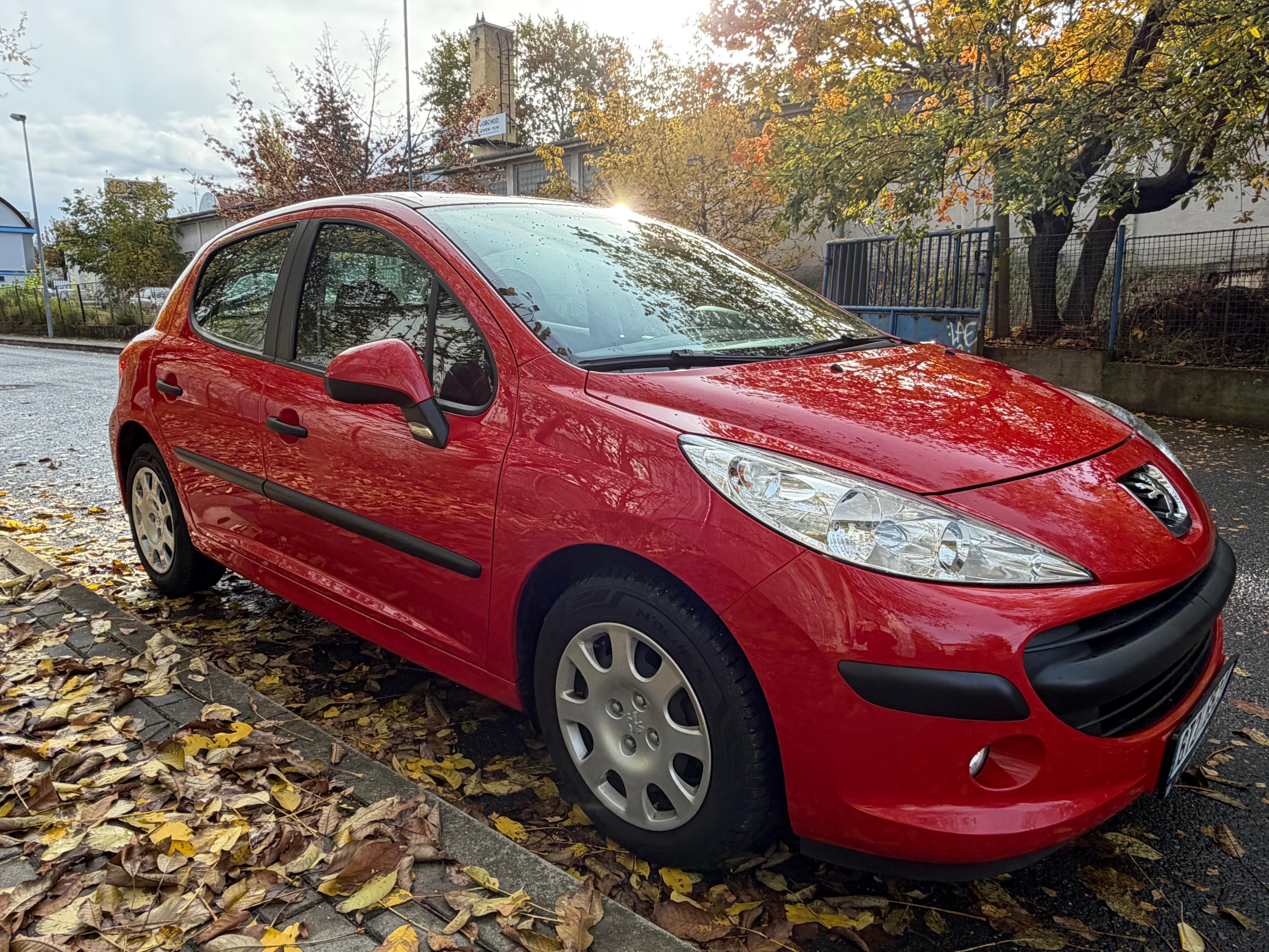 Peugeot 207, Peugeot 207 1.4 pouze 45000 km - fotka 3