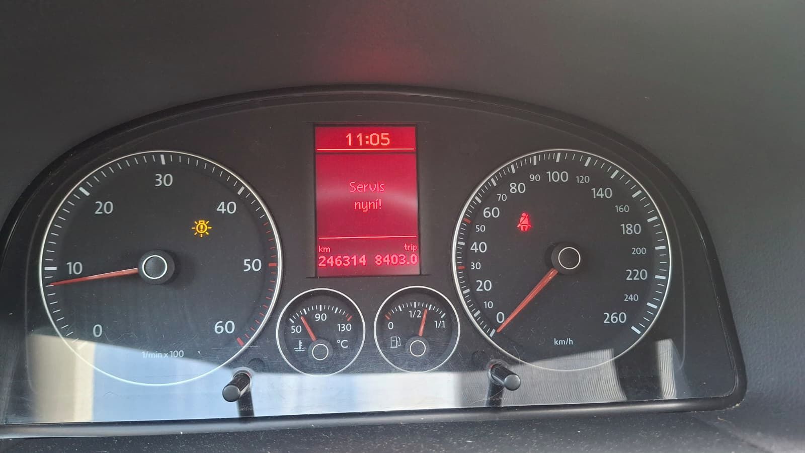 Volkswagen Touran, na splátky všem - fotka 2