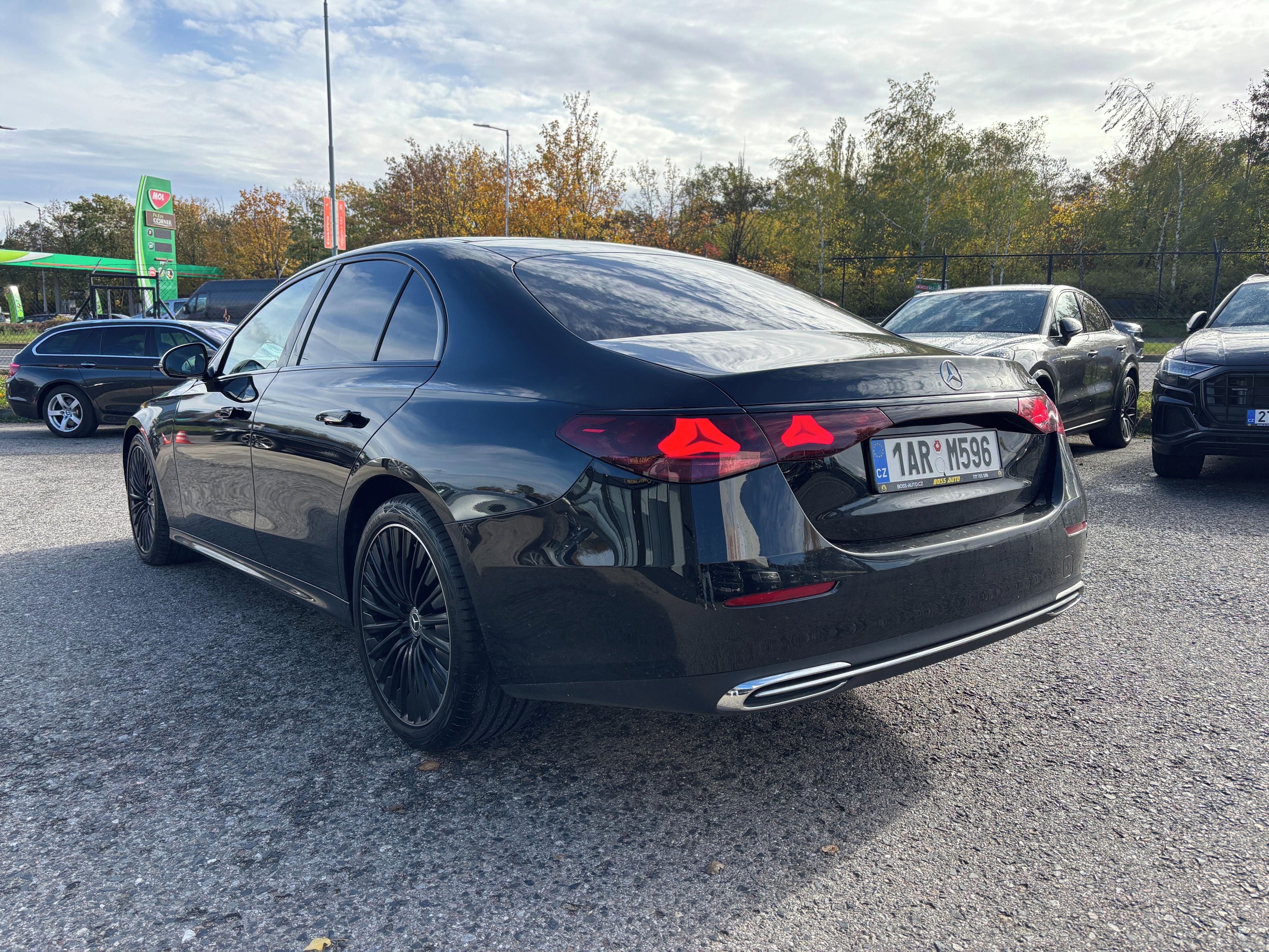 Mercedes-Benz Třídy E, Mercedes-Benz E 220  2025 - fotka 6