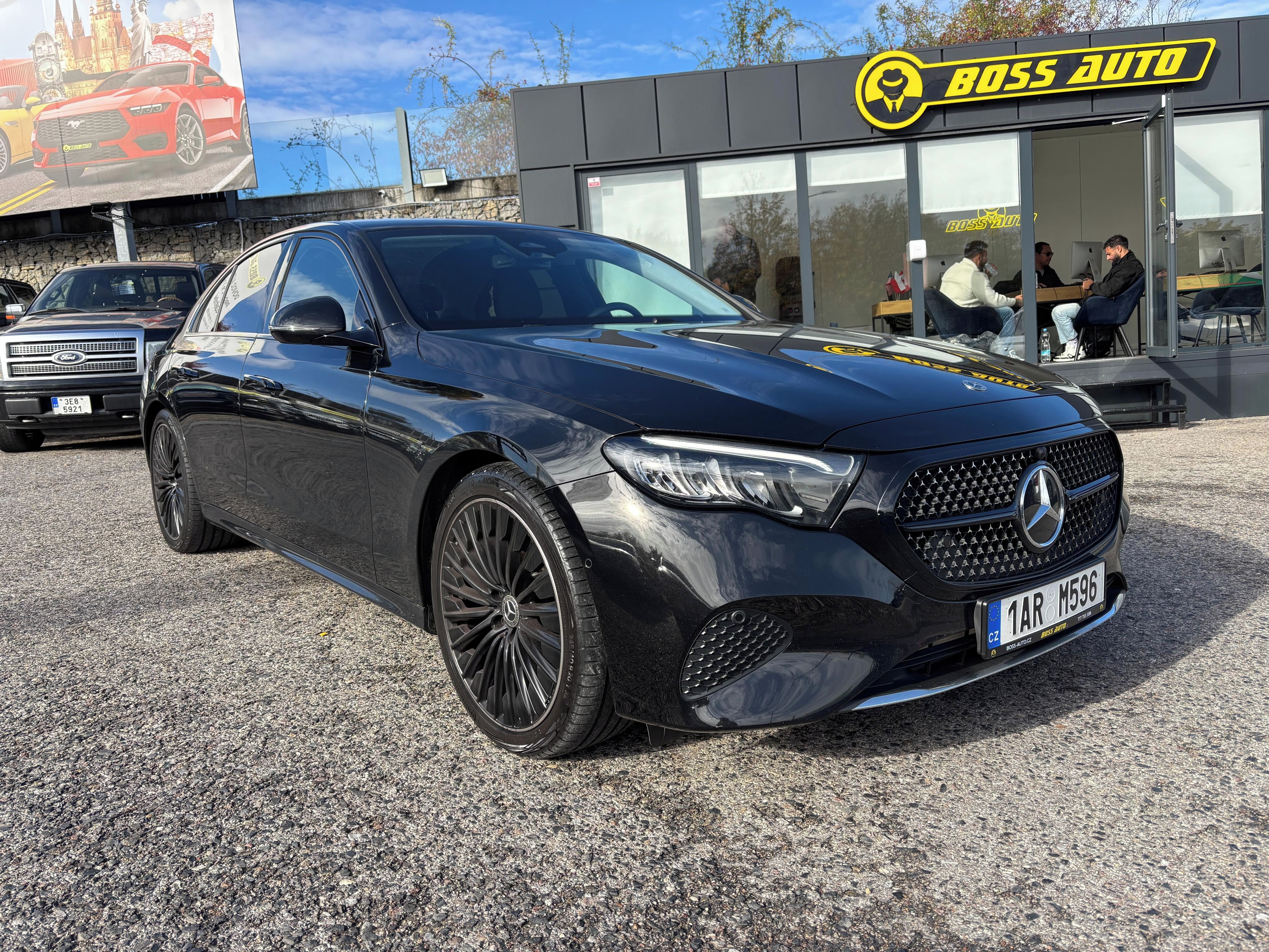 Mercedes-Benz Třídy E, Mercedes-Benz E 220  2025 - fotka 2