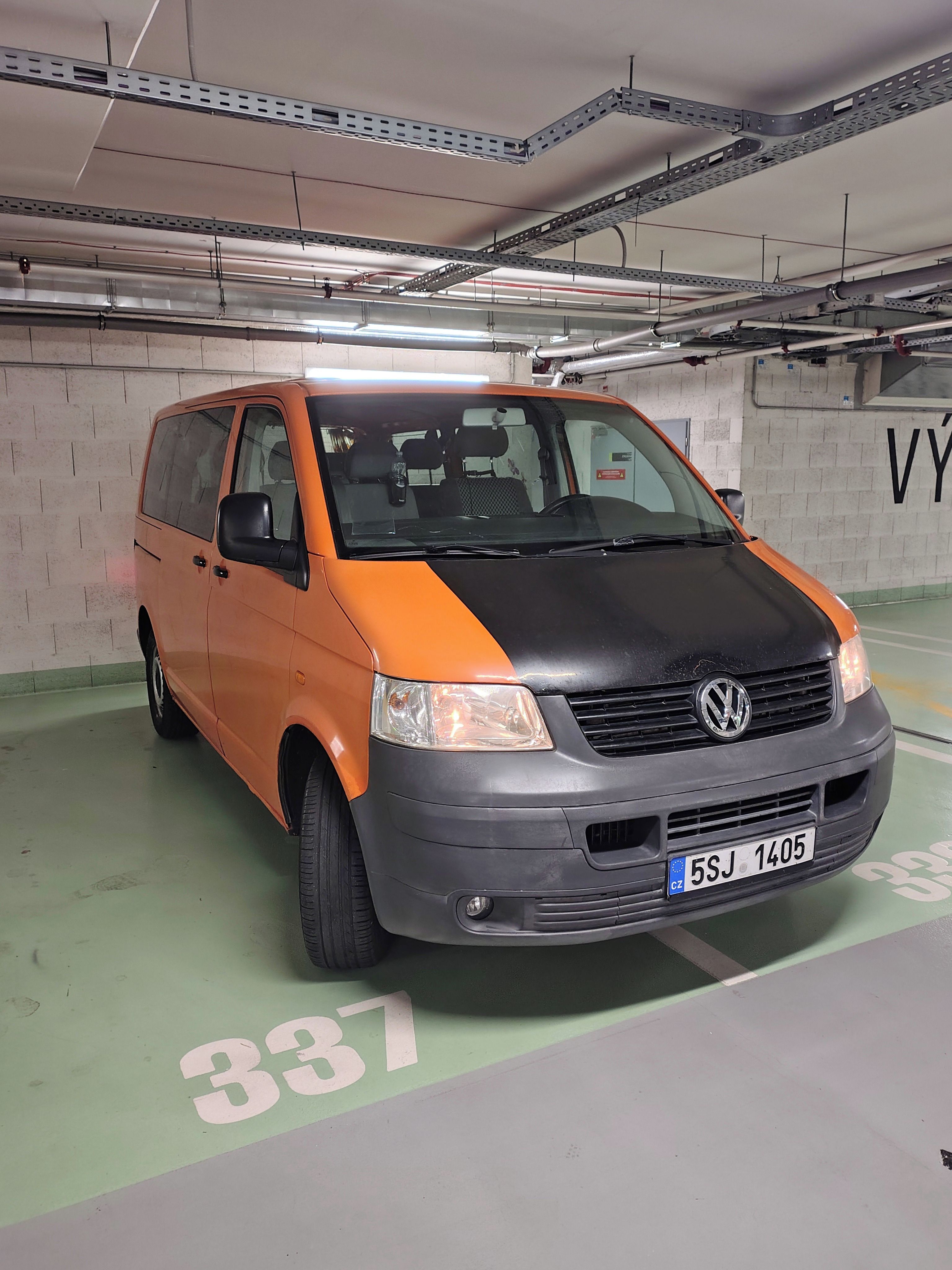 Volkswagen Transporter, VW T5 1,9 63kW AXC 9míst - fotka 3