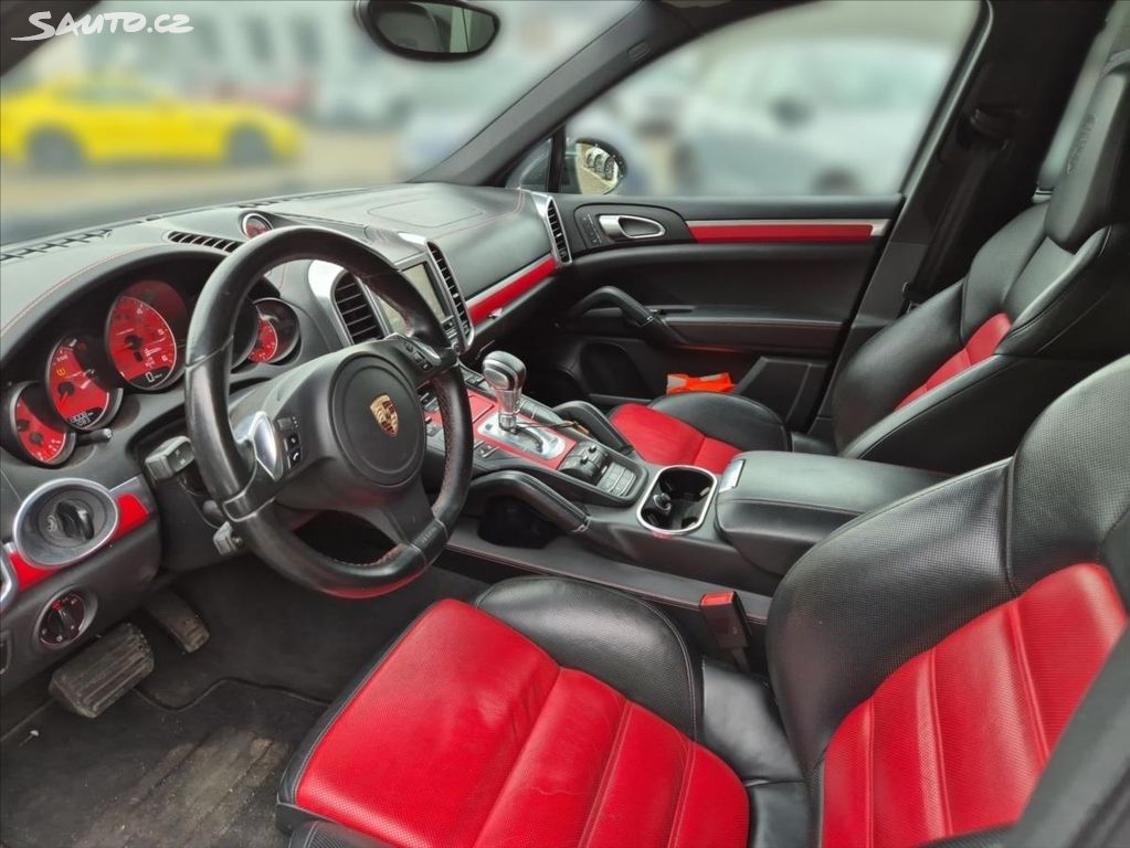 Porsche Cayenne 2012 из Чехии