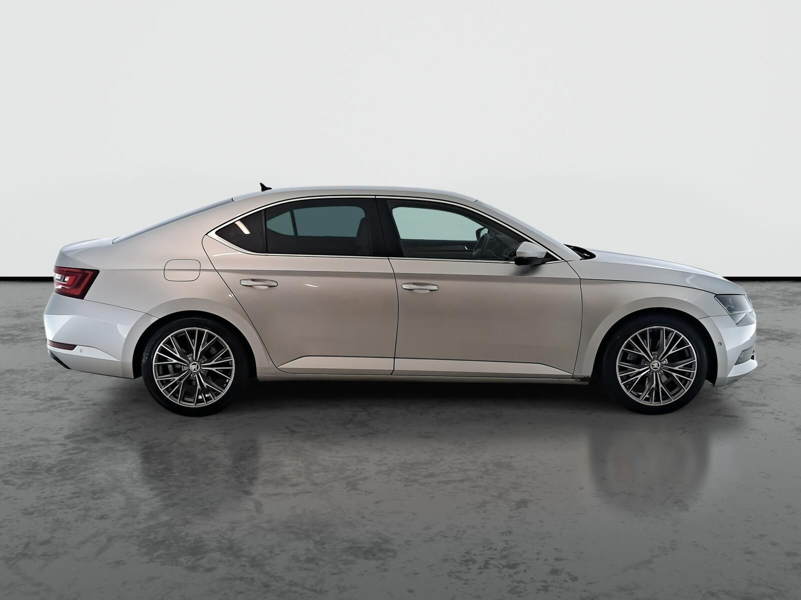 Škoda Superb, 2.0 TDI, Style, Kůže, Navi - fotka 6