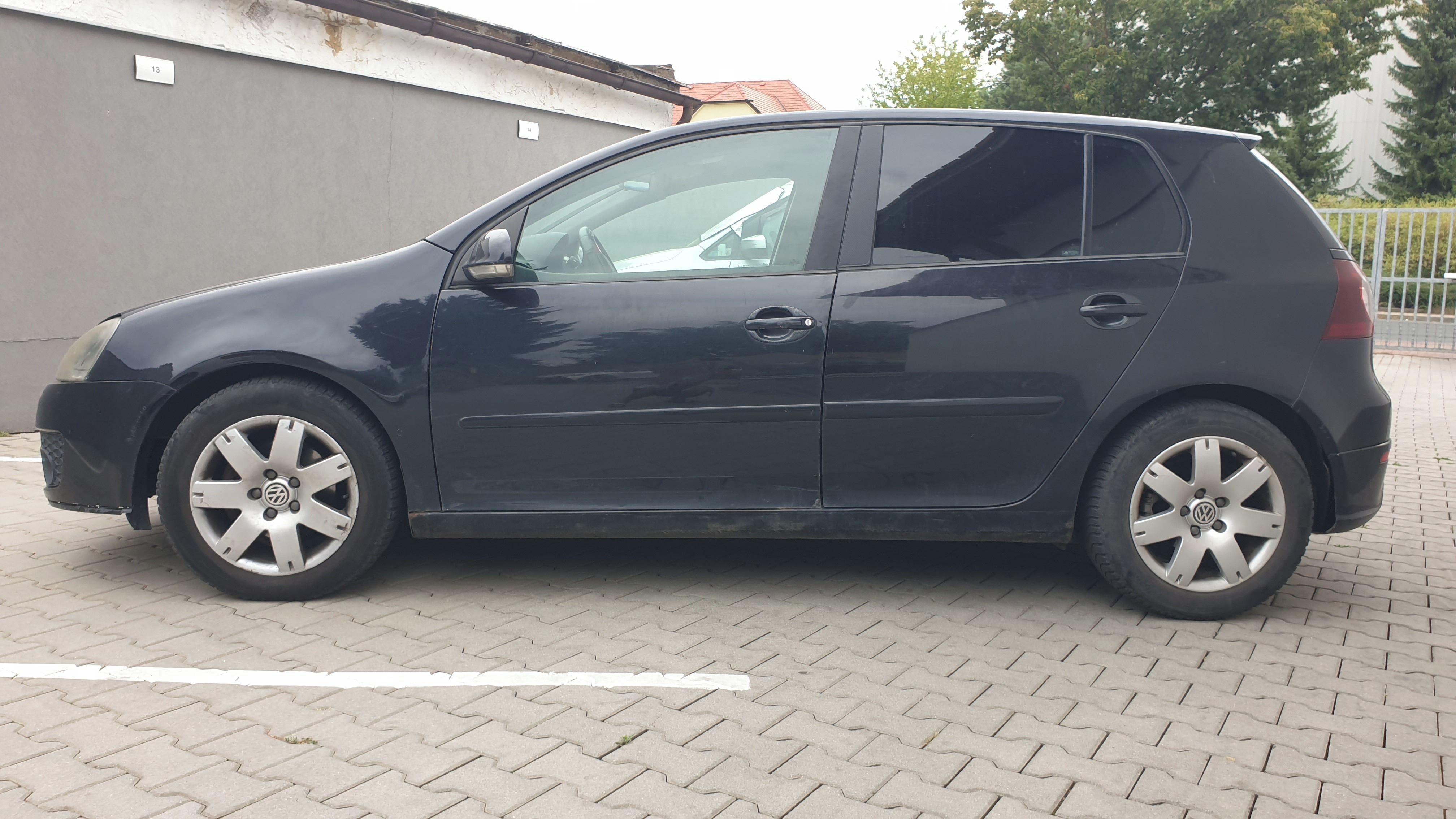 Volkswagen Golf, 2,0TDI  103 kw r32 jen vzhled