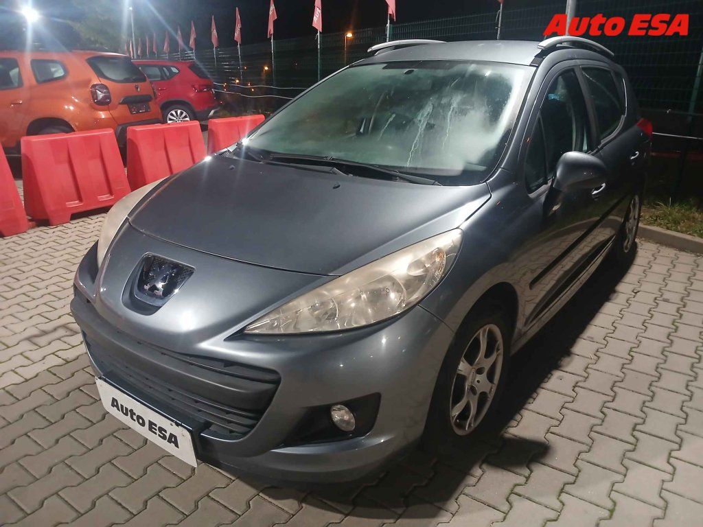 Peugeot 207, 1.4 i,1.maj,ČR,Klima