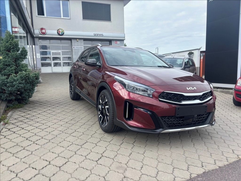 Kia XCee´d, Steel Edition 1,6 T-GDi 7DCT - fotka 4