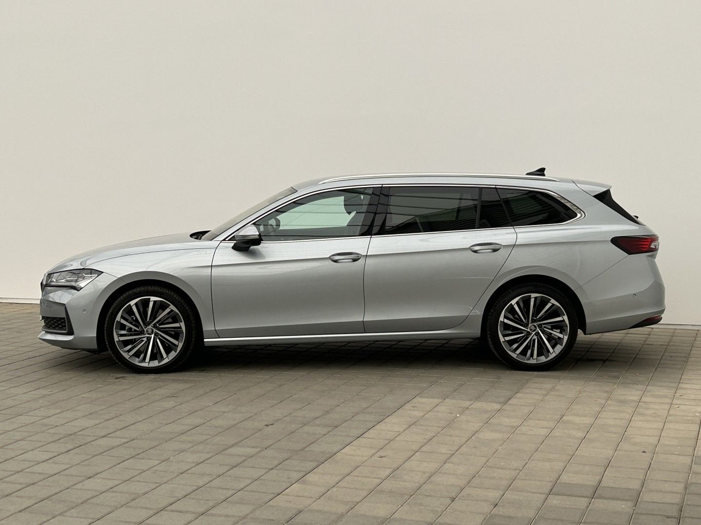 Škoda Superb, 2.0TDI 142kW 4x4  L & K - fotka 3