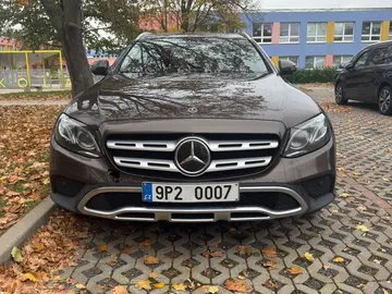 Mercedes-Benz Třídy E, Mercedes-Benz E220d allterrain