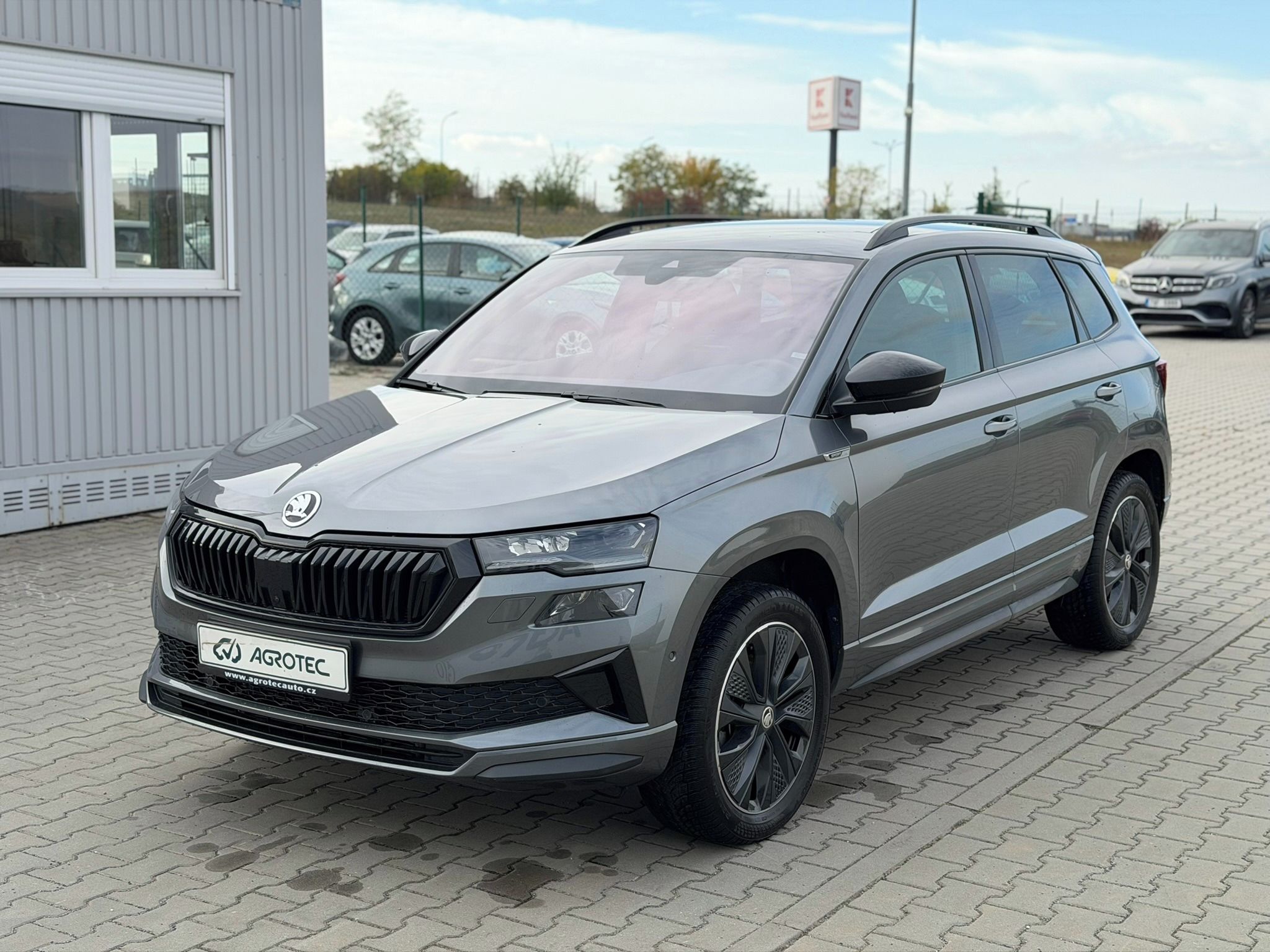 Škoda Karoq, 2.0 TDI 110 kW Sportline 4x4 D - fotka 3