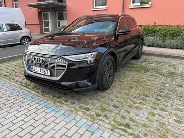 Audi e-tron, 50 quattro