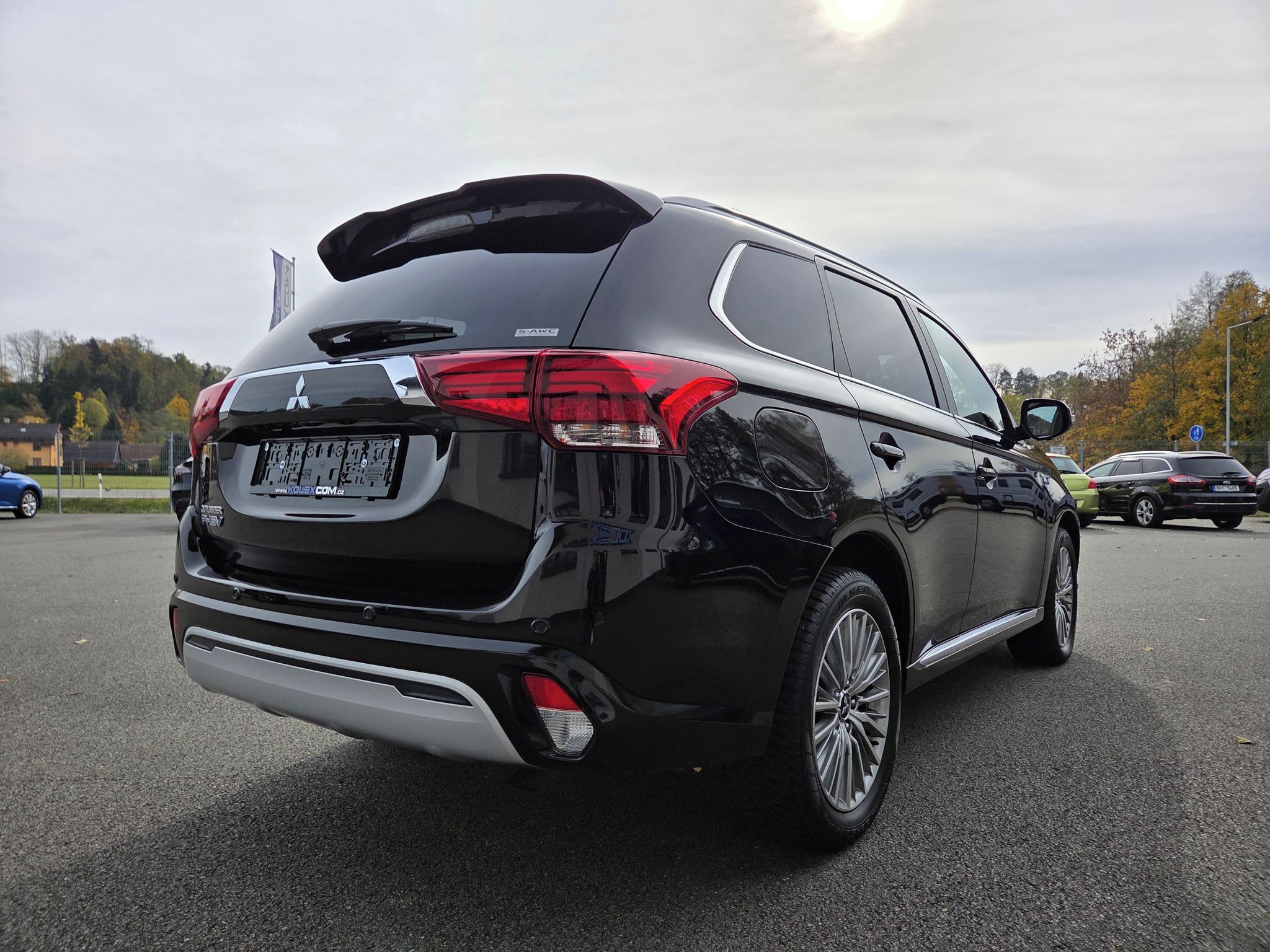 Mitsubishi Outlander, 2.4 PHEV 4x4, 31.000 km !!! - fotka 5