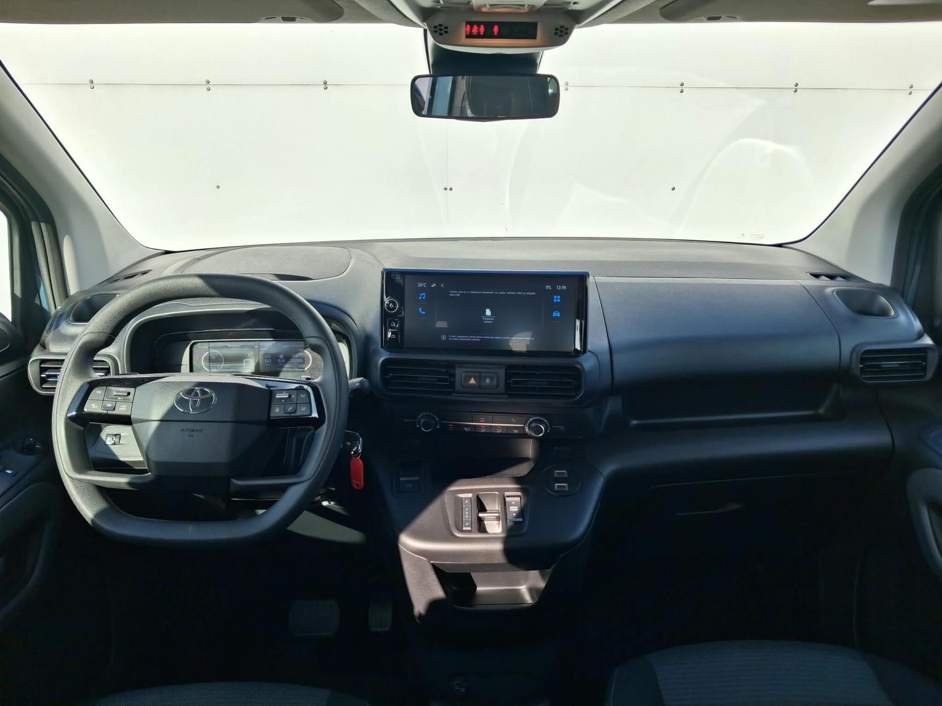 Toyota Proace City Verso, 1.5 D-4D Business Long AT - fotka 5