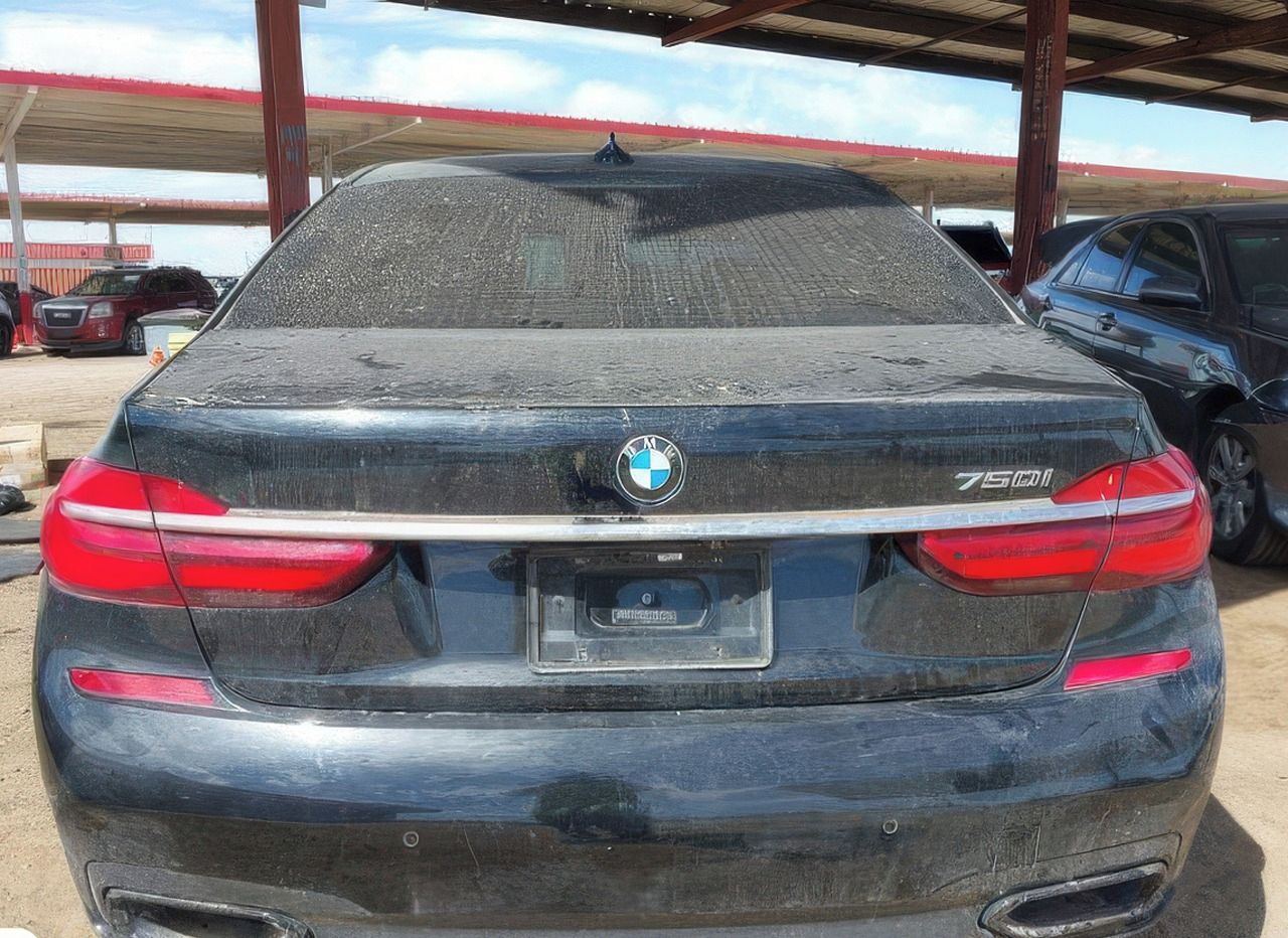 BMW Řada 7, Auto na cestě - fotka 6
