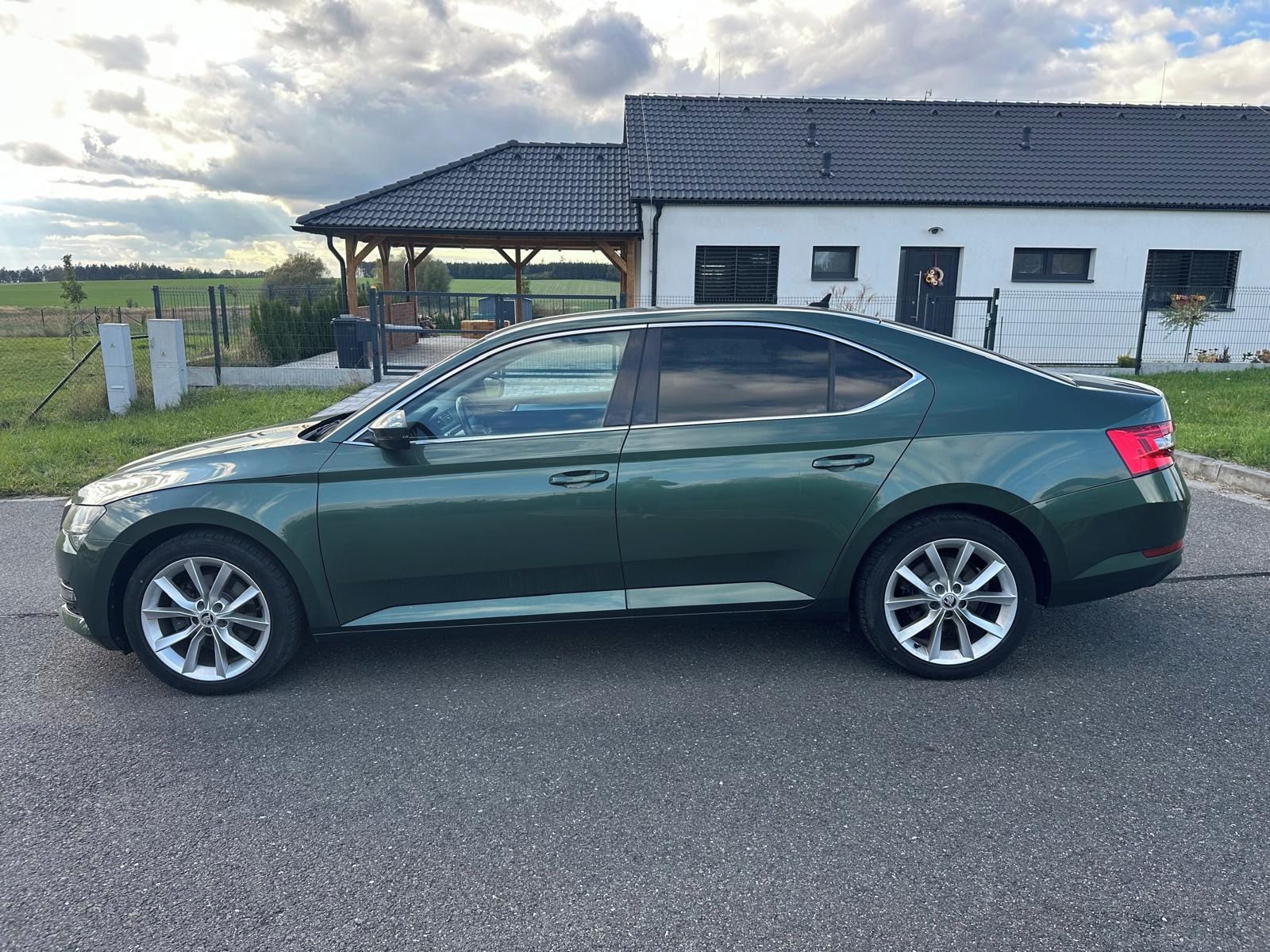 Škoda Superb, 2.0 TDI 110 kW, 2.majitel, LED - fotka 2