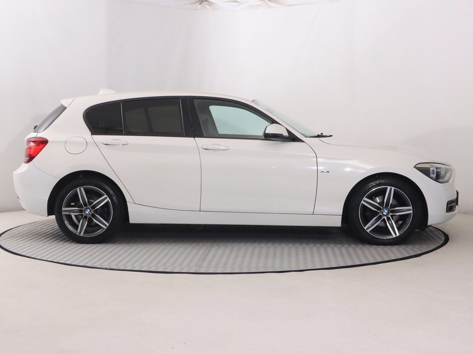 BMW Řada 1, 116i, Automat, Serv.kniha - fotka 6