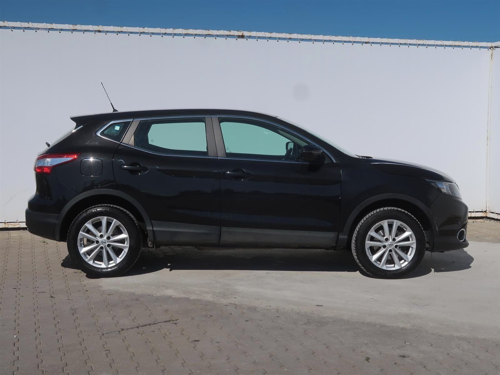 Nissan Qashqai, 1.2 DIG-T, Serv.kniha - fotka 6