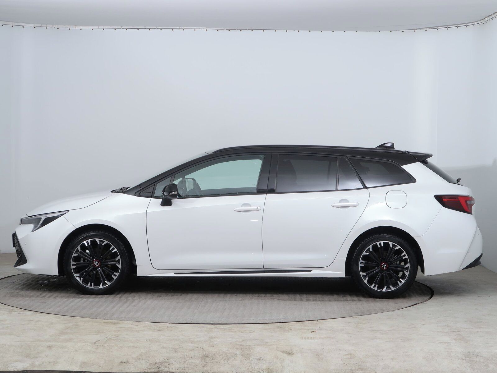 Toyota Corolla, 1.8 Hybrid, Automat - fotka 3