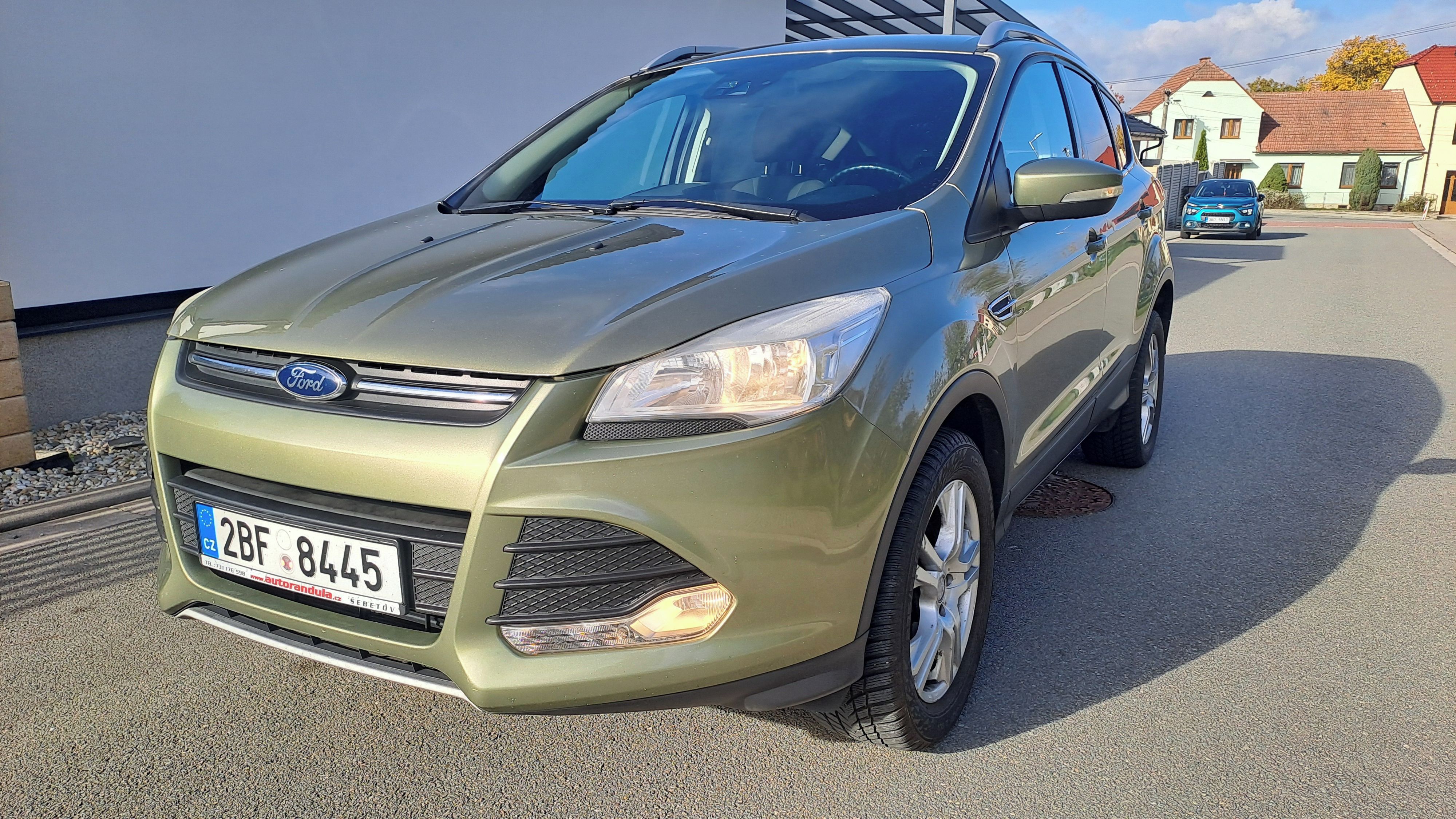 Ford Kuga, TOP STAV!SERVISKA,4X4,TITANIUM - fotka 3