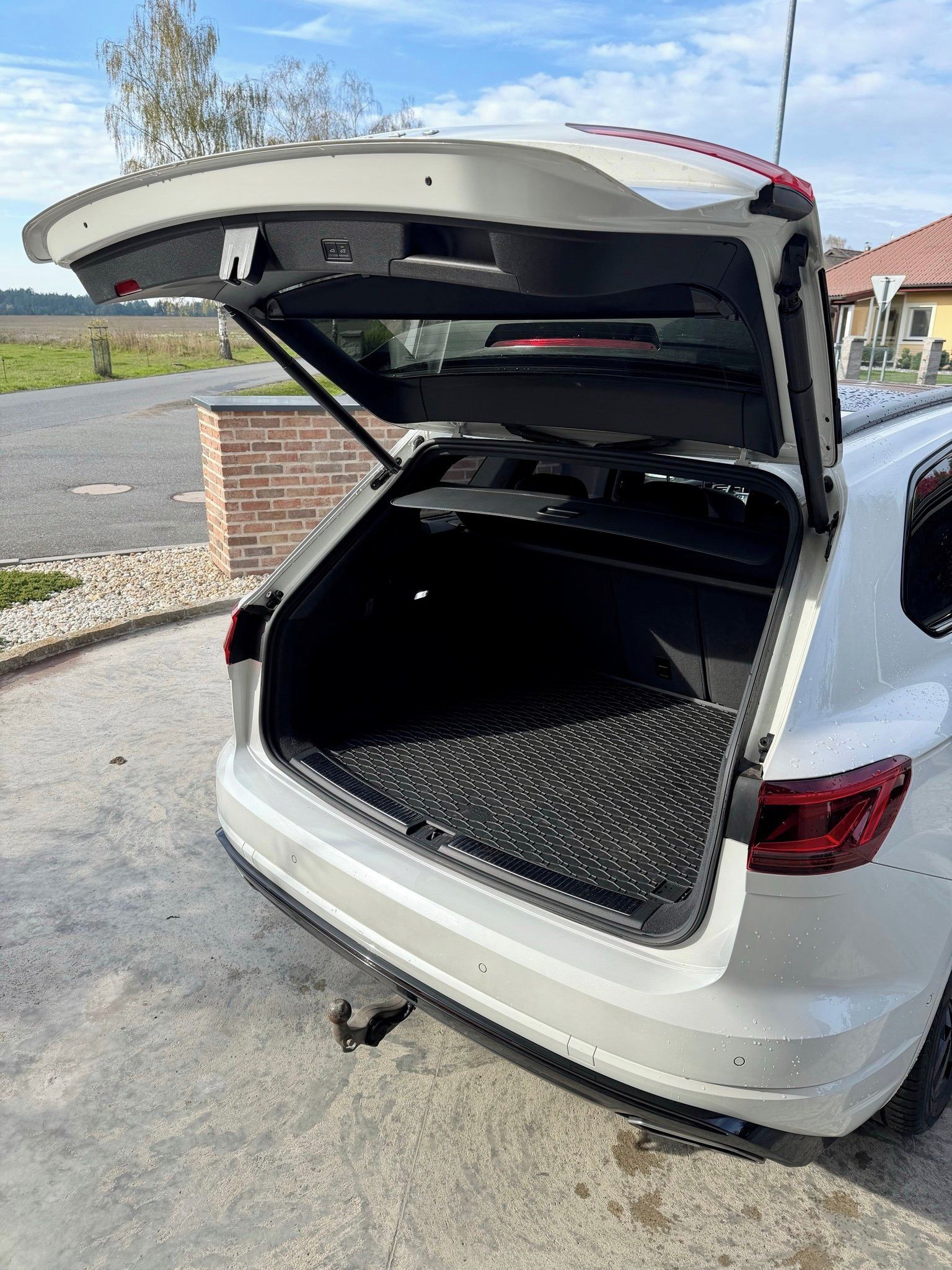 Volkswagen Touareg, VW Touareg Rline V6 TDi - fotka 4
