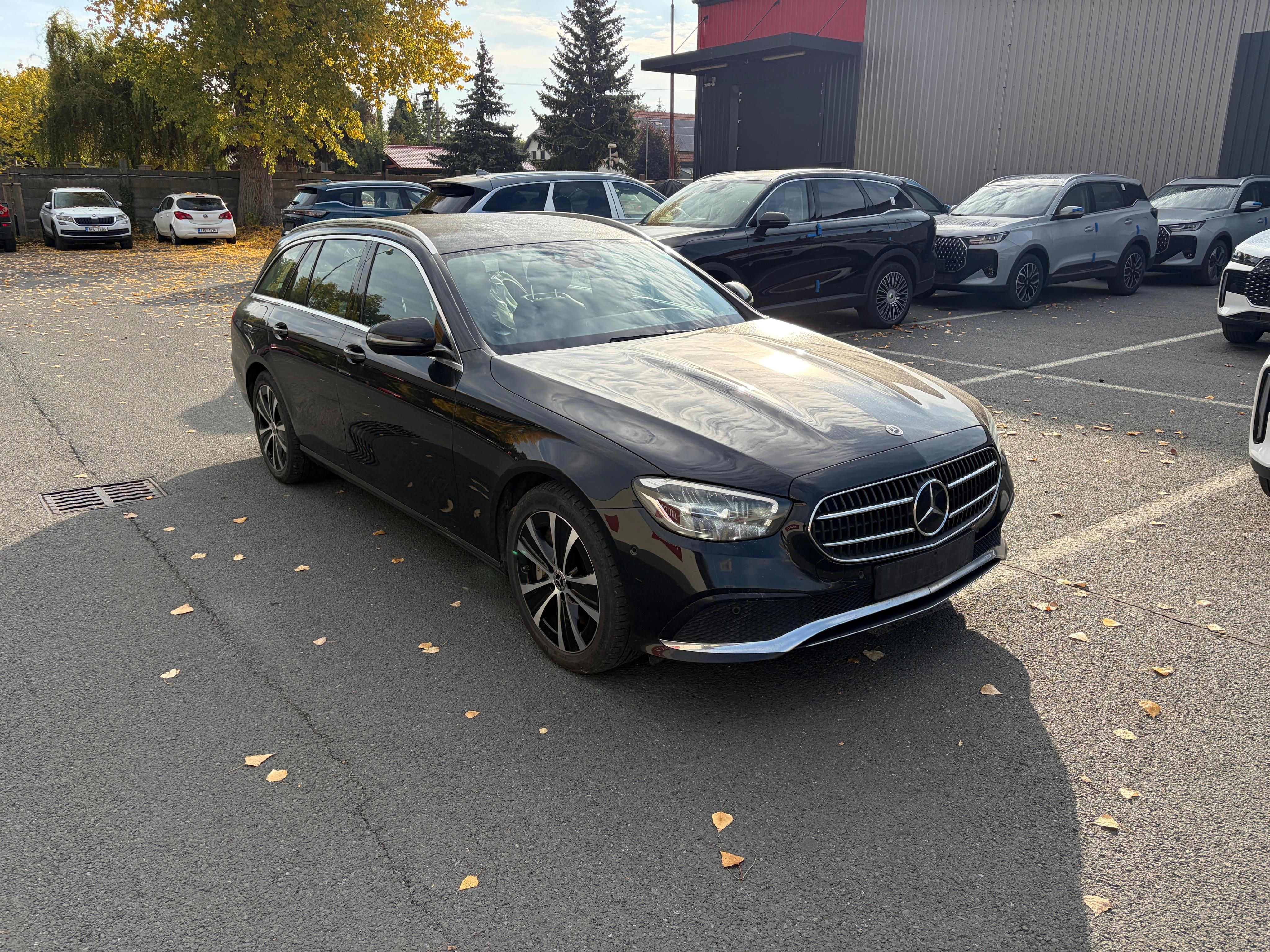Mercedes-Benz Třídy E, 300 De Business