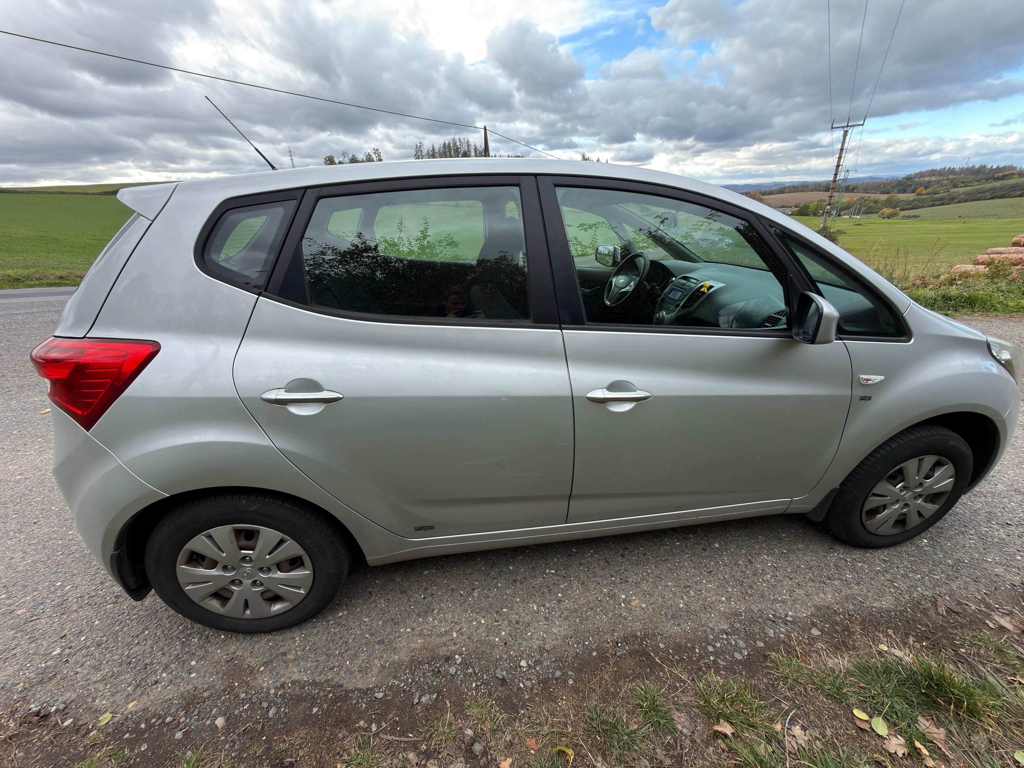 Hyundai ix20, 1.4 CVVT 66kw,TZ,- Servisováno - fotka 4