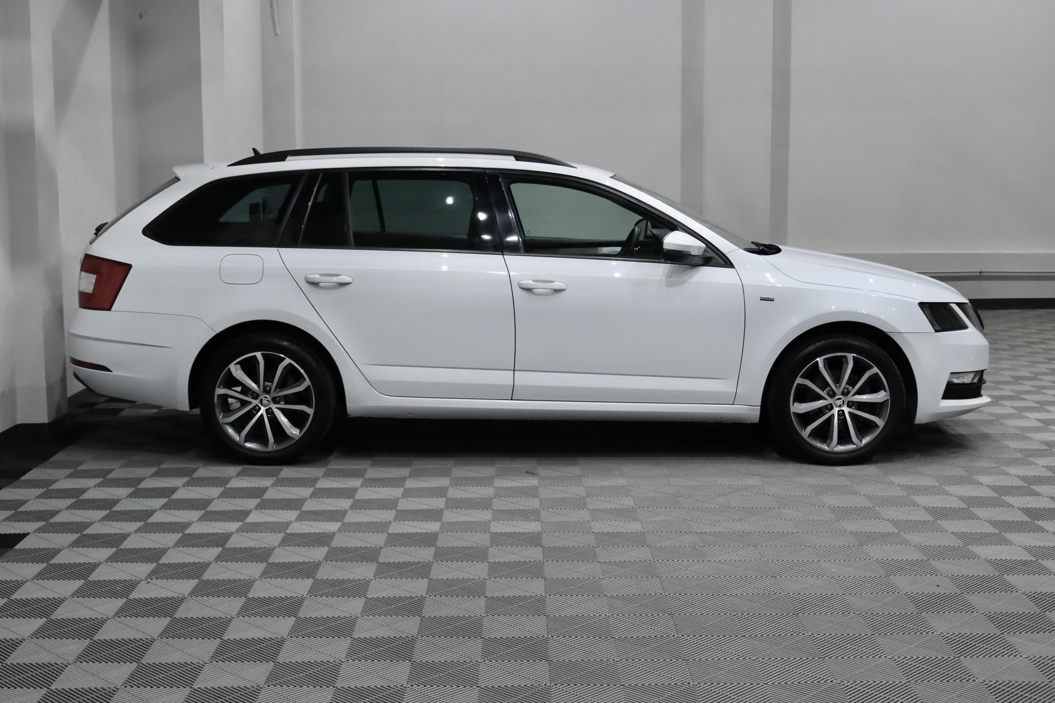 Škoda Octavia, 3 FL Combi  1.4 TSI 110 kW - fotka 4
