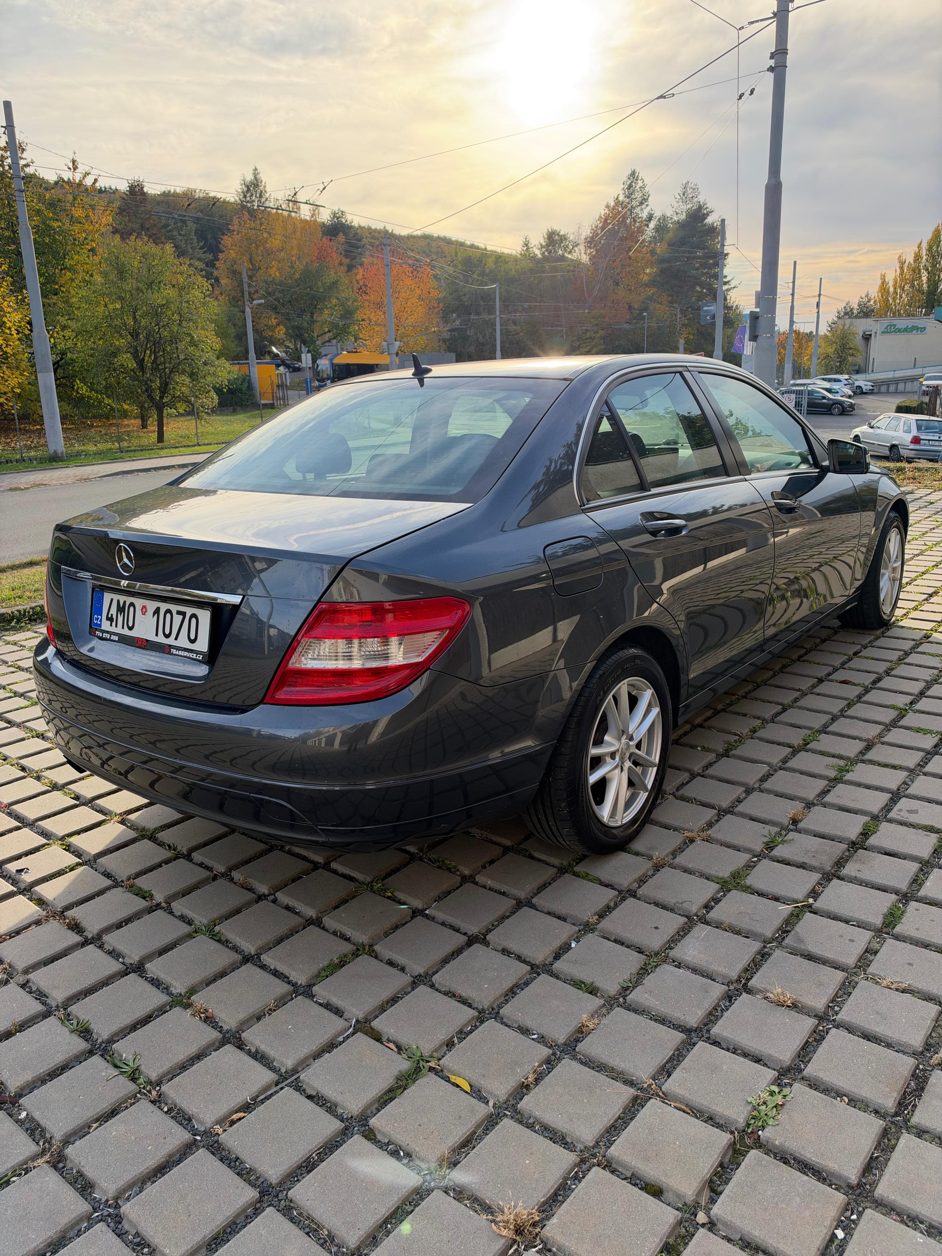 Mercedes-Benz Třídy C, Mercedes Benz C 200 204w - fotka 6