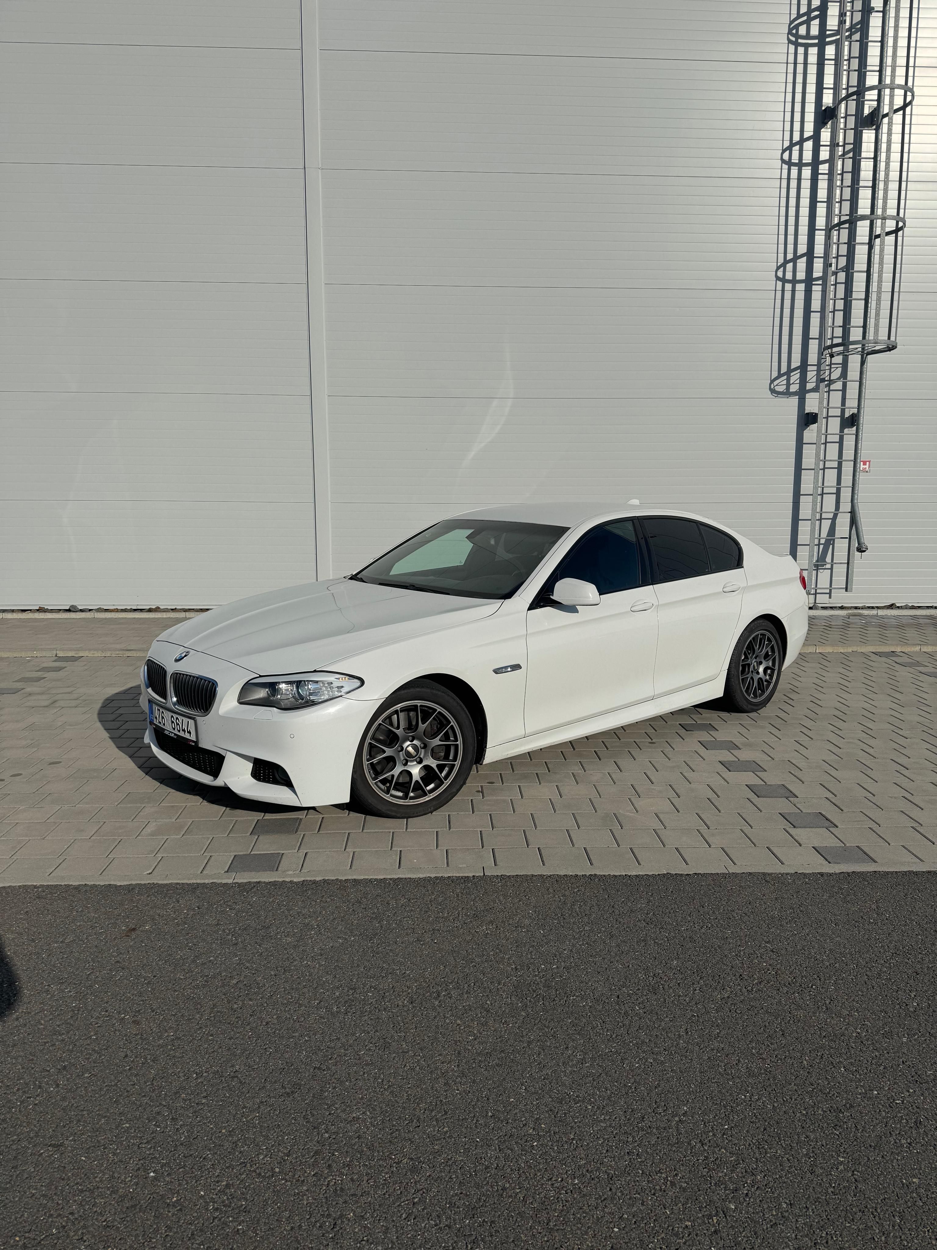 BMW Řada 5, BMW 525D X-DRIVE M-Paket - fotka 2