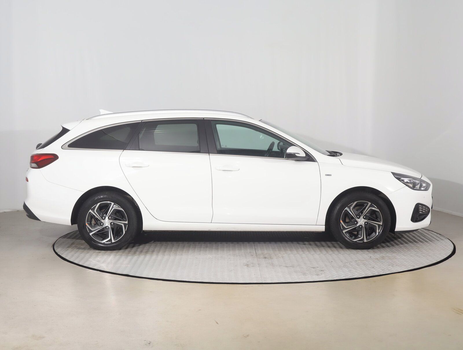 Hyundai i30, 1.5 T-GDI MHEV, Family - fotka 6
