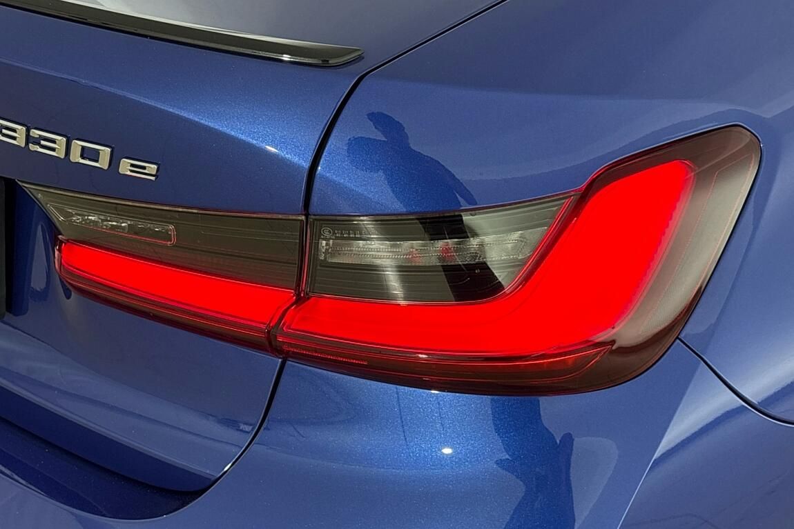 BMW Řada 3, 330e xDrive - fotka 5