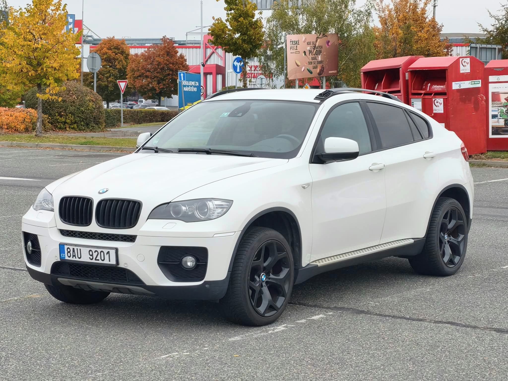 BMW X6, Alcantara, po velkém servisu
