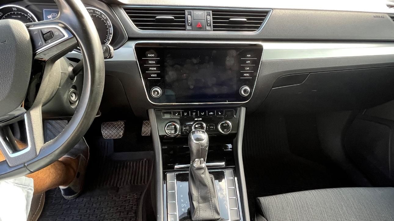 Škoda Superb - fotka 4