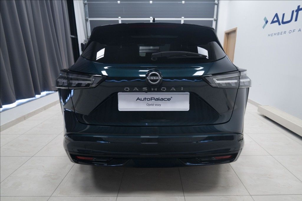 Nissan Qashqai, 1,3 DIG-T MHEV AT NAVI PANO ČR - fotka 5