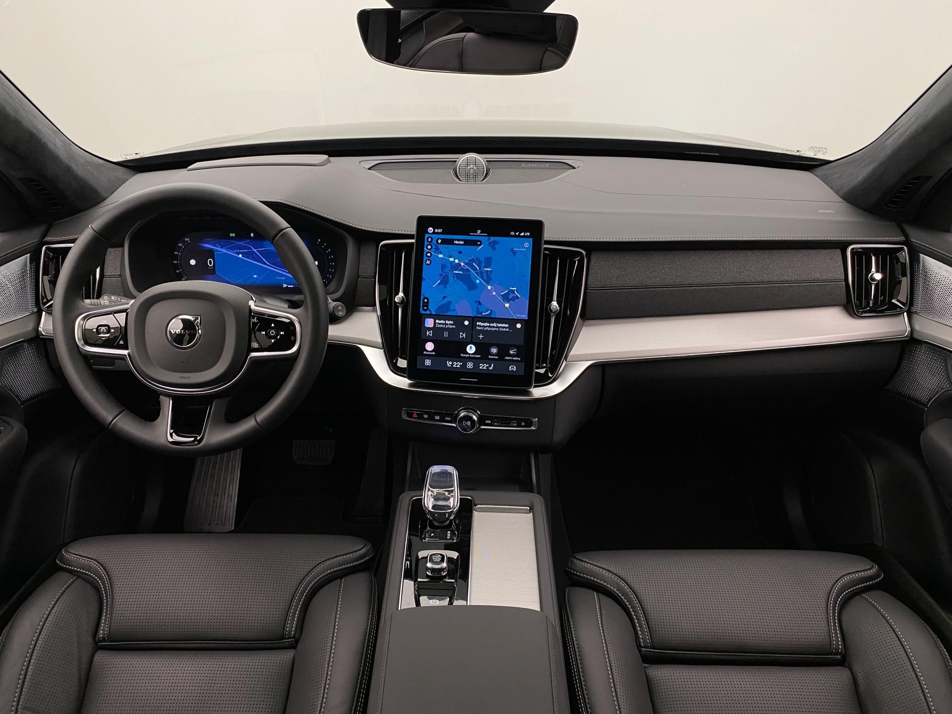 Volvo XC90, B5 AWD BLACK EDITION ULTRA 7 - fotka 2